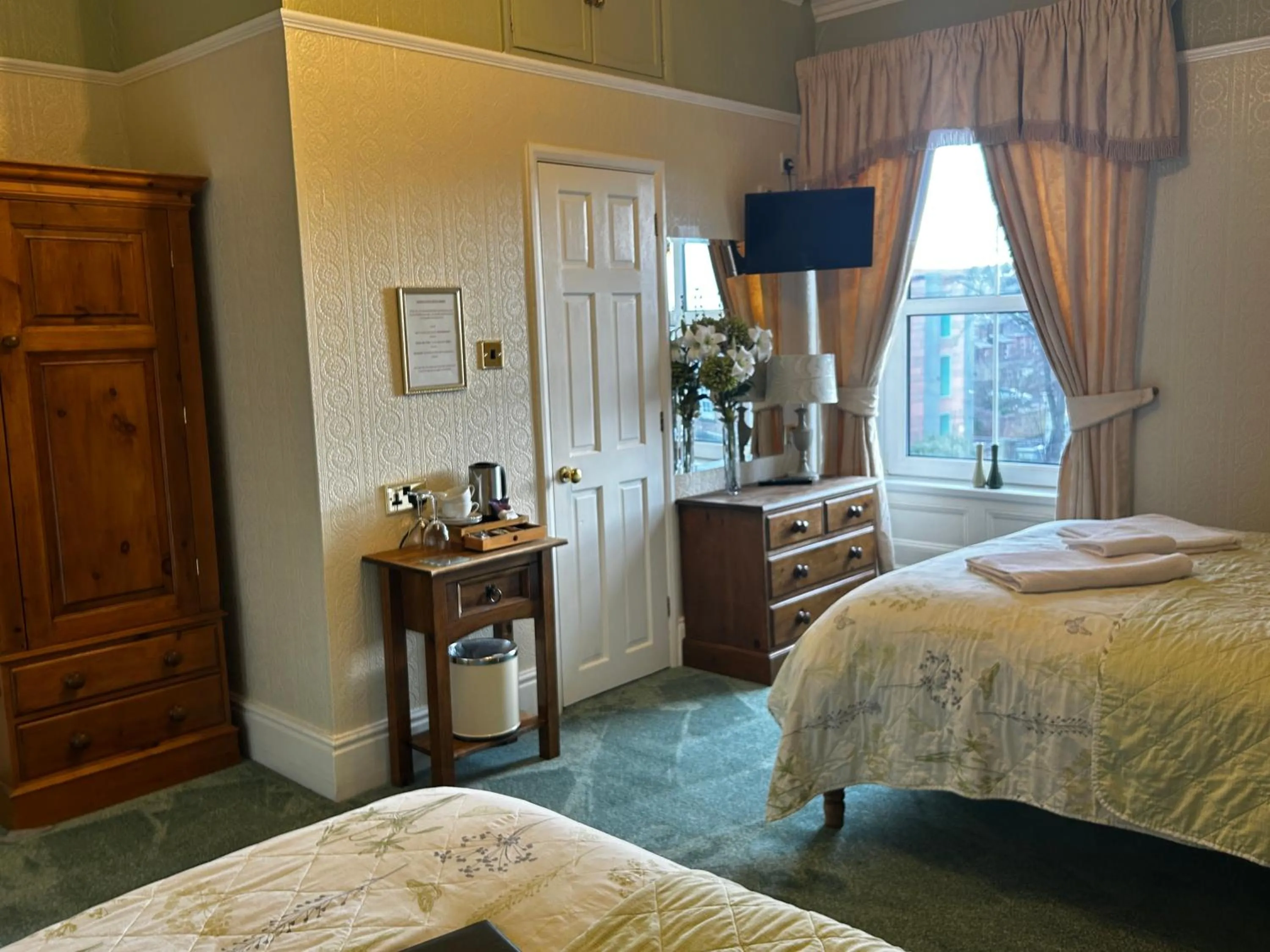 Bed in Glendale Guest House