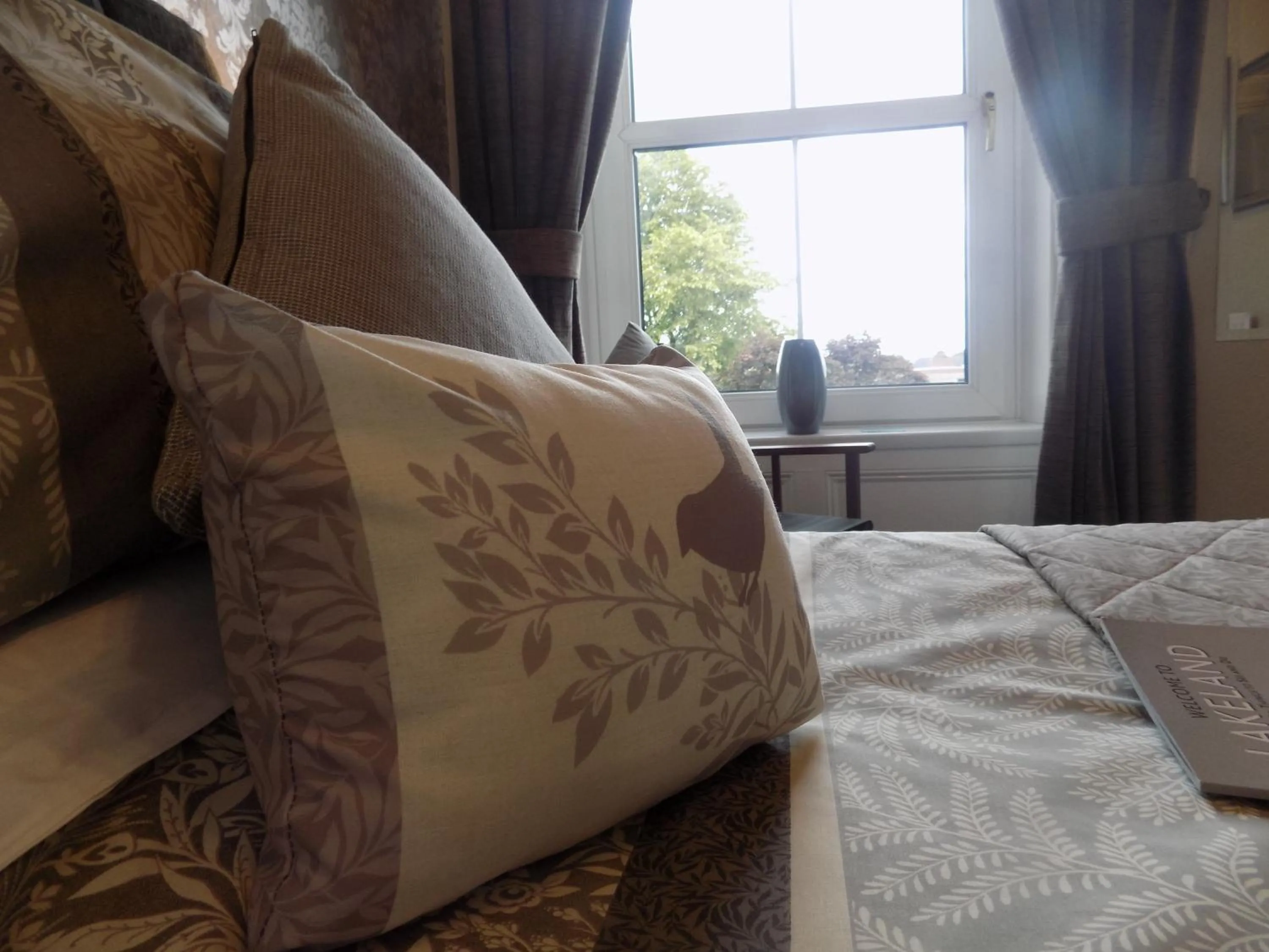 Decorative detail, Bed in Glendale Guest House