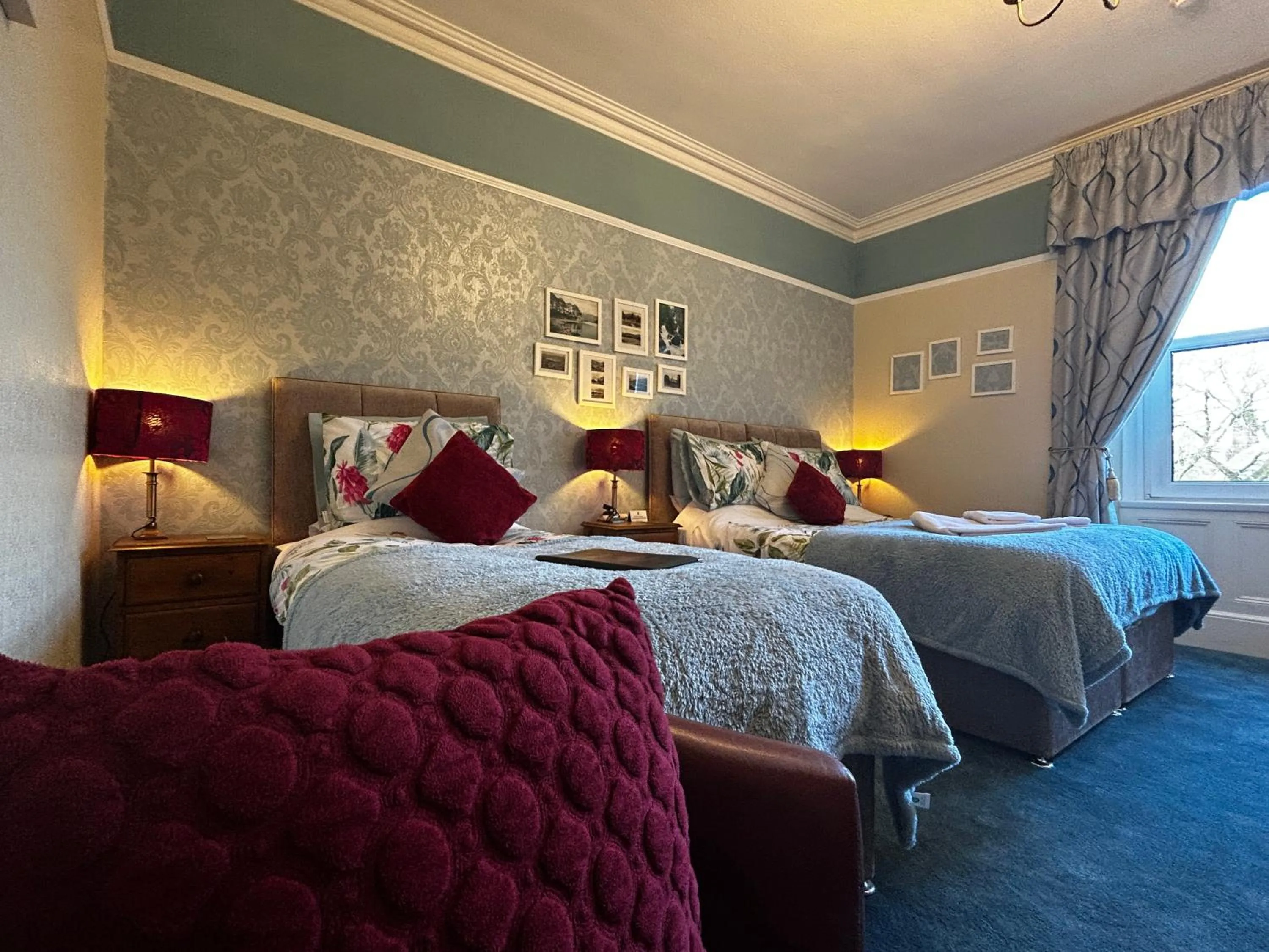 Photo of the whole room, Bed in Glendale Guest House