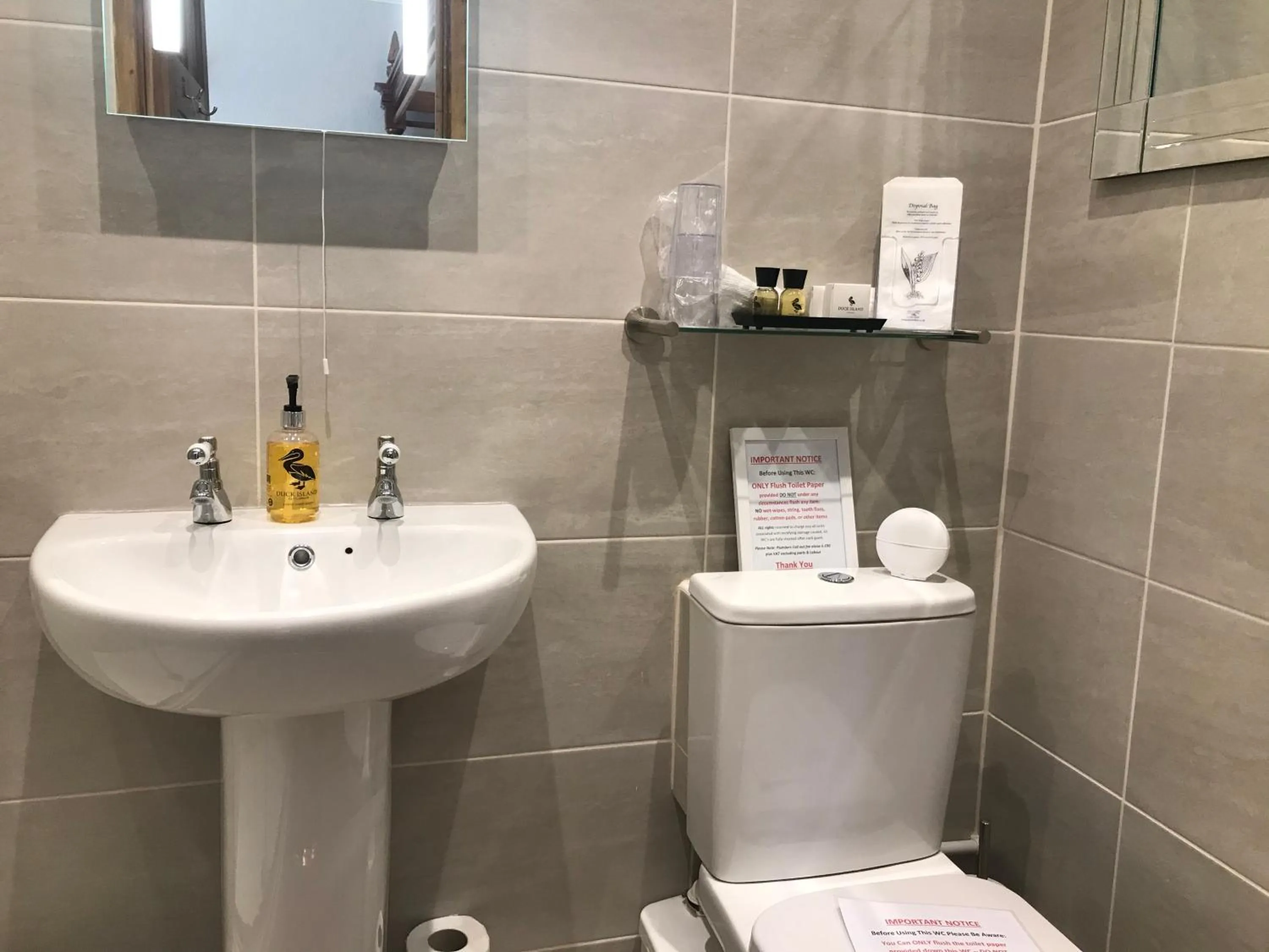 Bathroom in Glendale Guest House