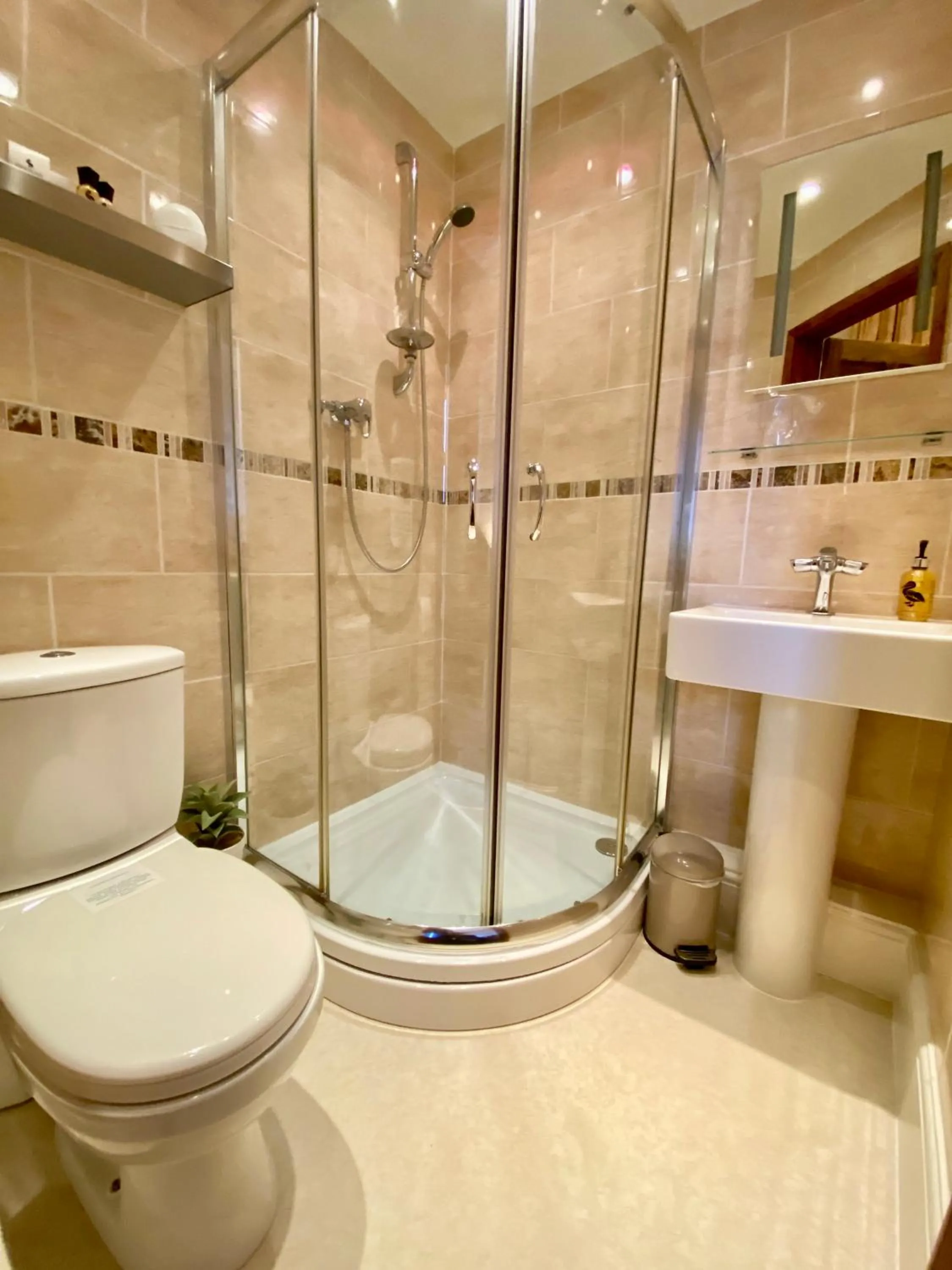 Bathroom in Glendale Guest House
