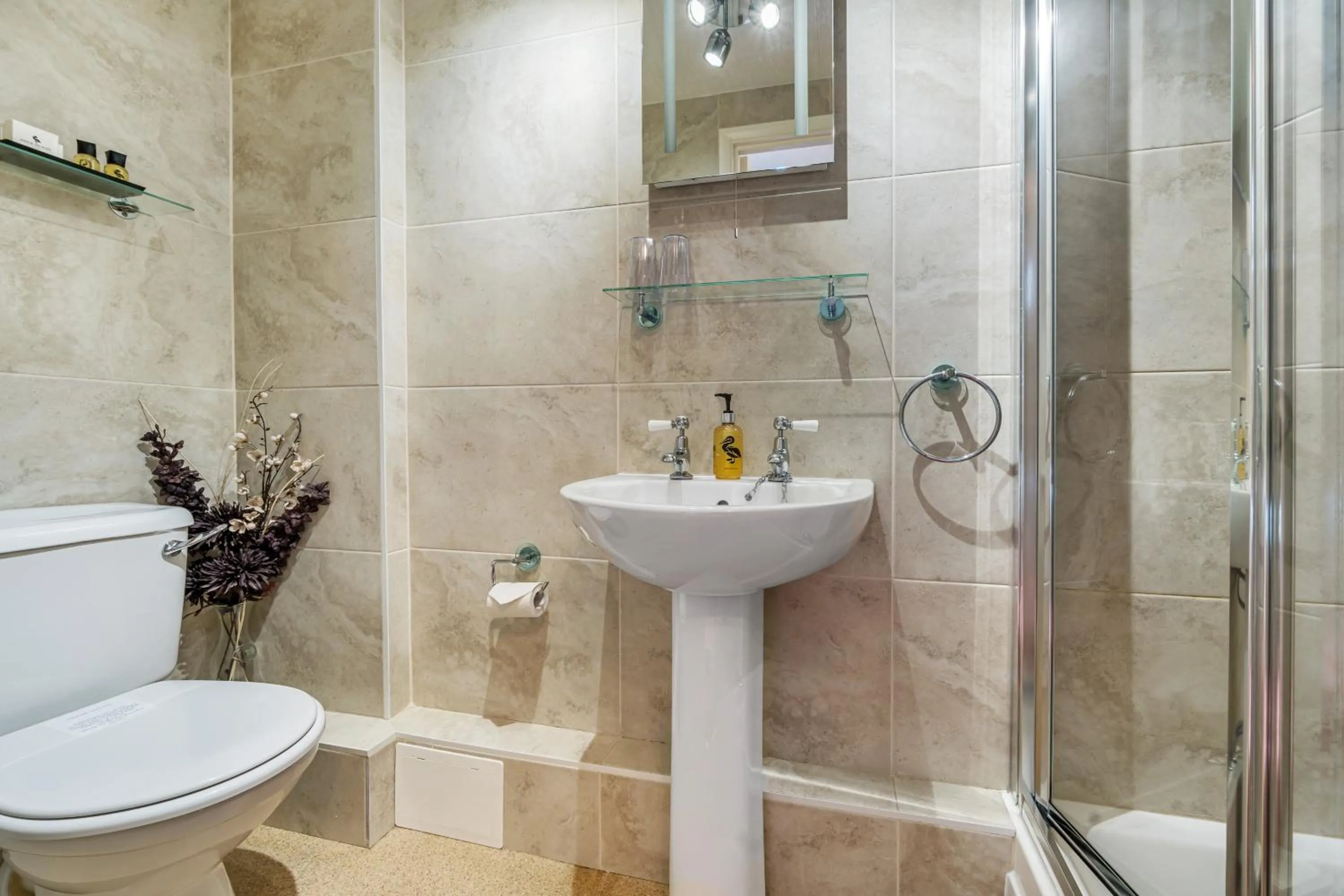 Shower in Glendale Guest House