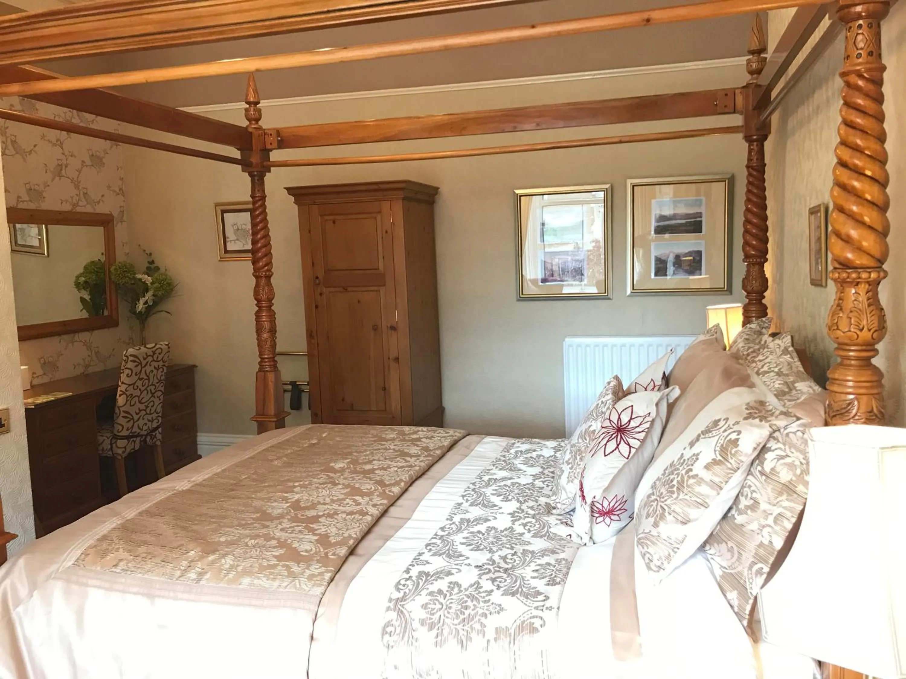 Bed in Glendale Guest House
