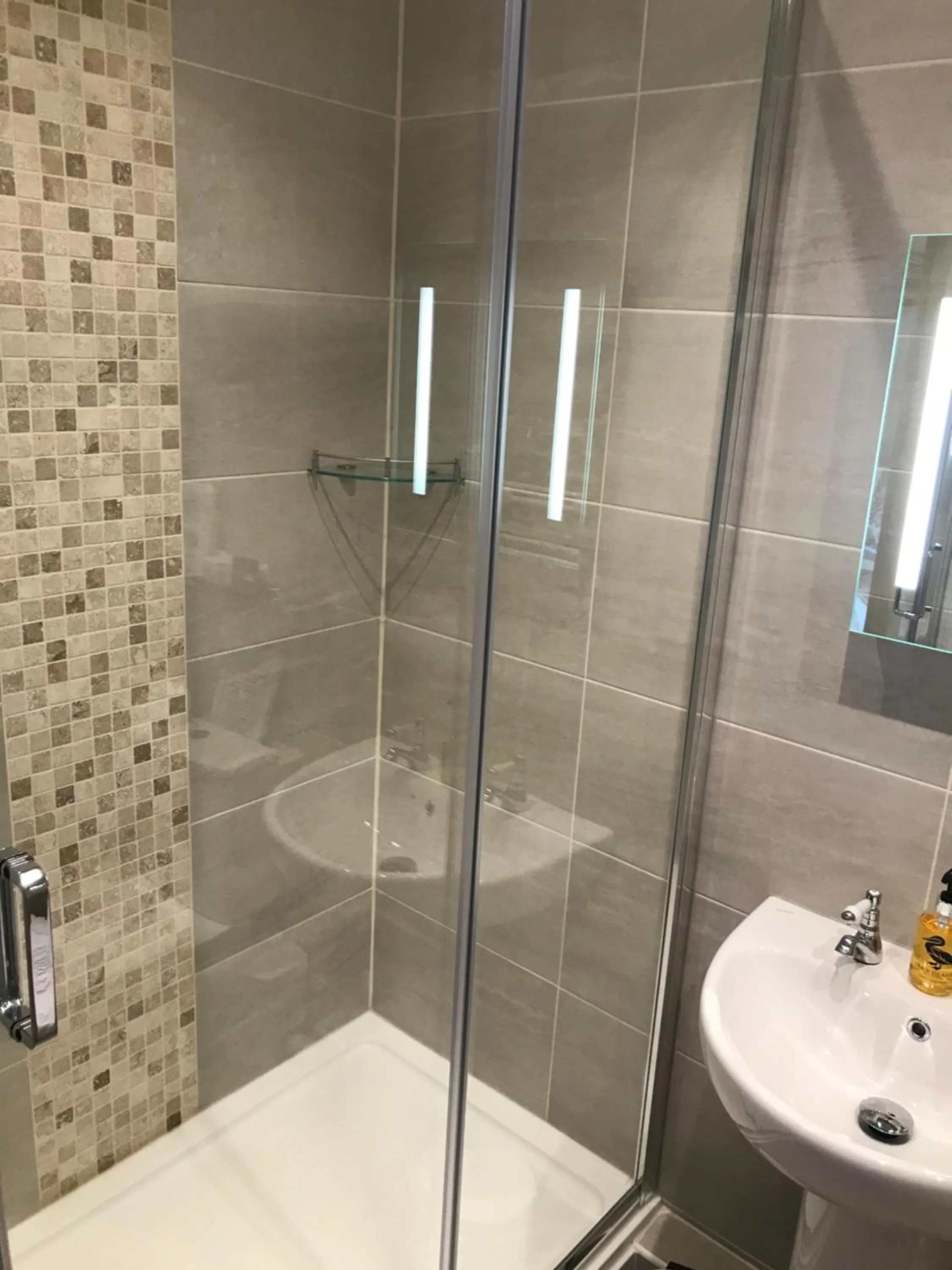 Bathroom in Glendale Guest House