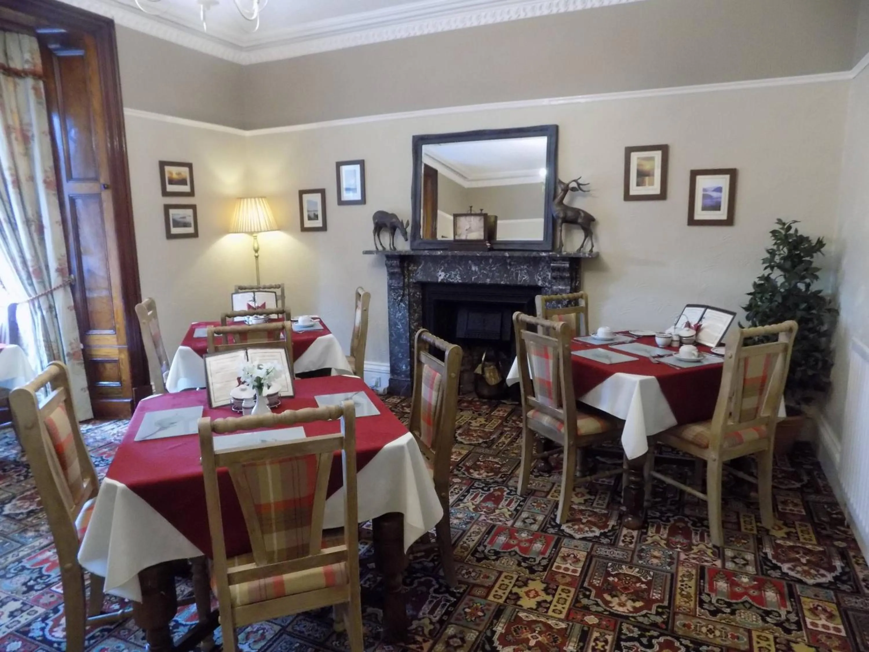 Dining area in Glendale Guest House