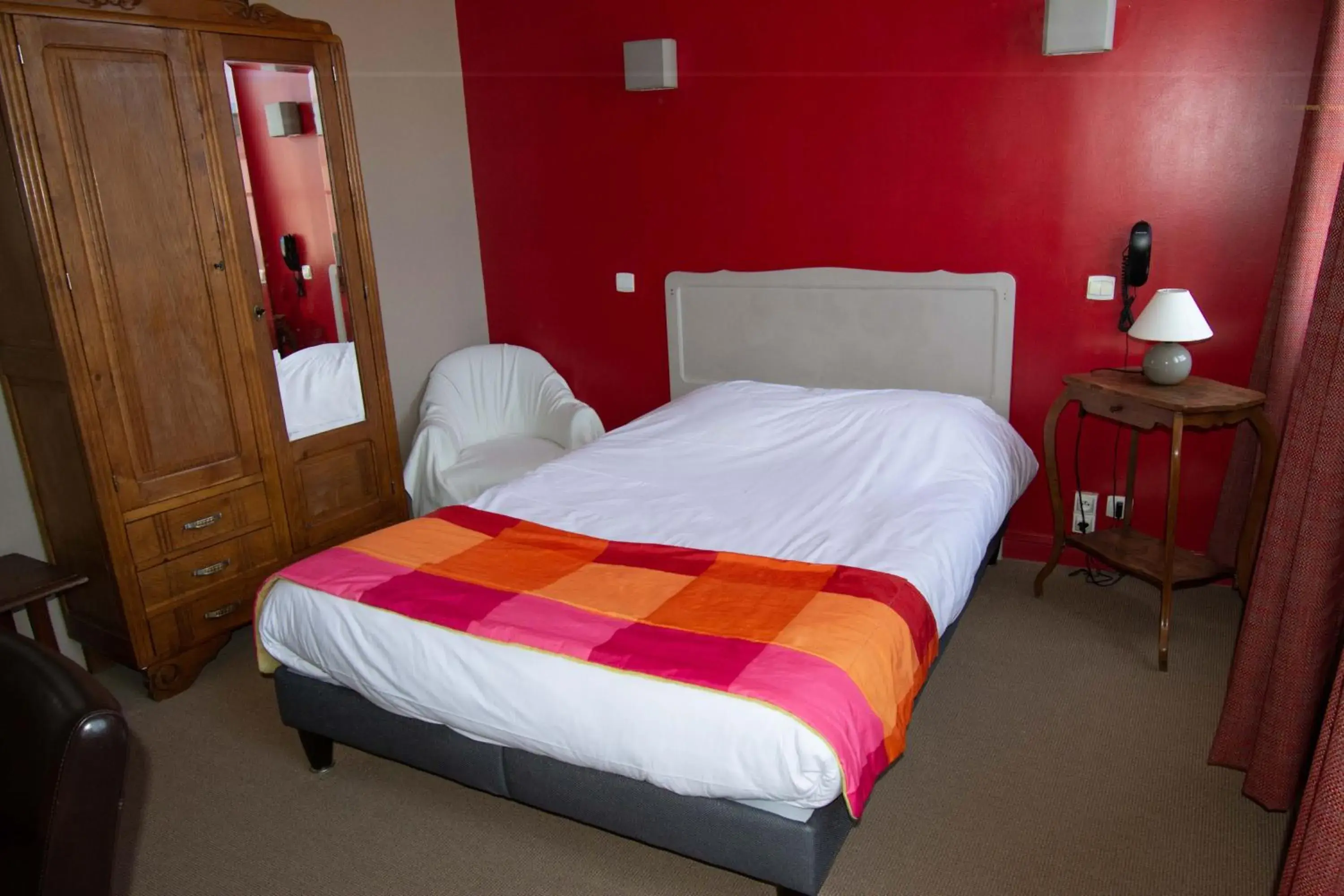 Bed in Logis - Hotel & Restaurant La Corne d 'Abondance Bed in Logis - Hotel & Restaurant La Corne d 'Abondance