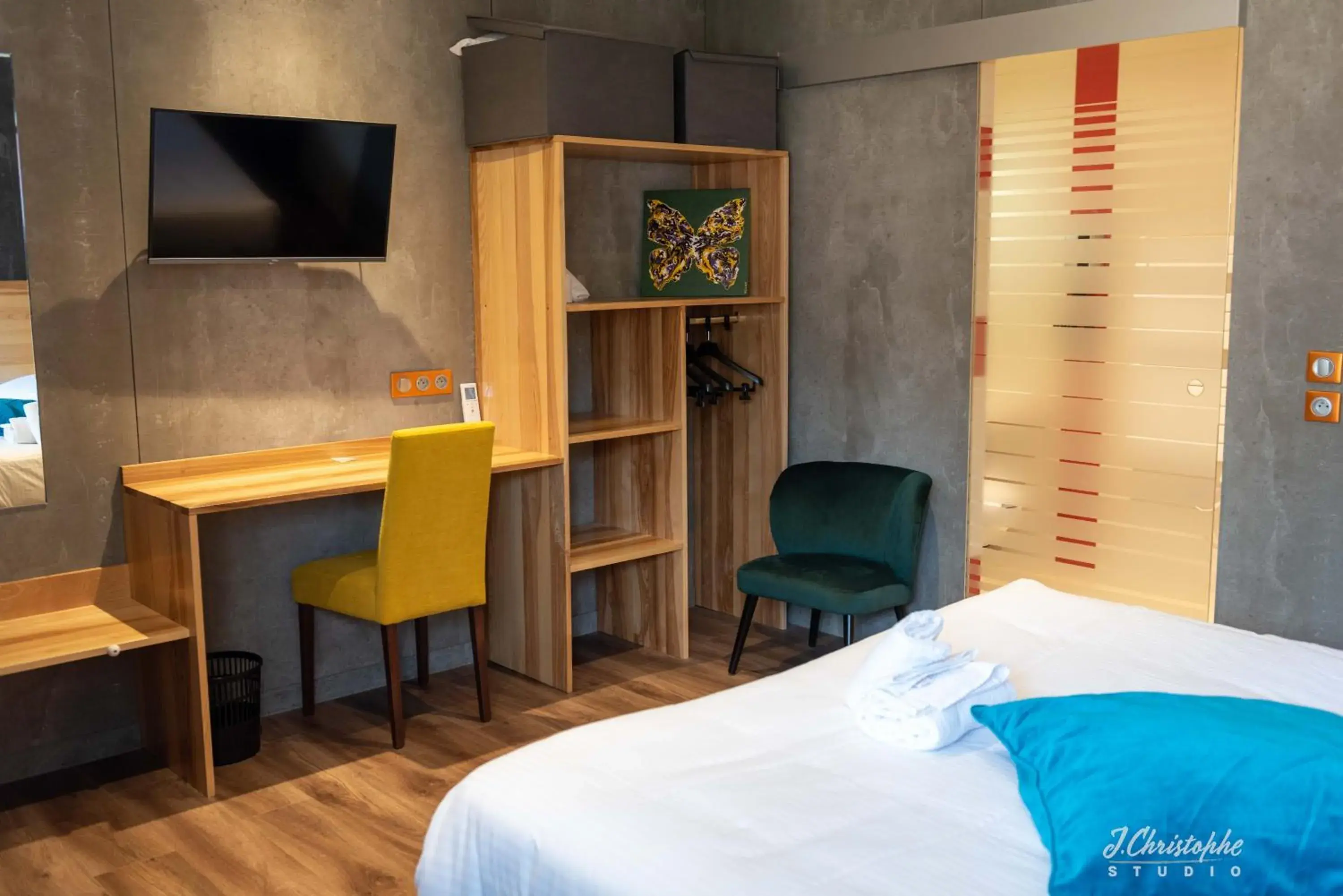 Property building, Bed in Logis - Hotel & Restaurant La Corne d 'Abondance Property building, Bed in Logis - Hotel & Restaurant La Corne d 'Abondance