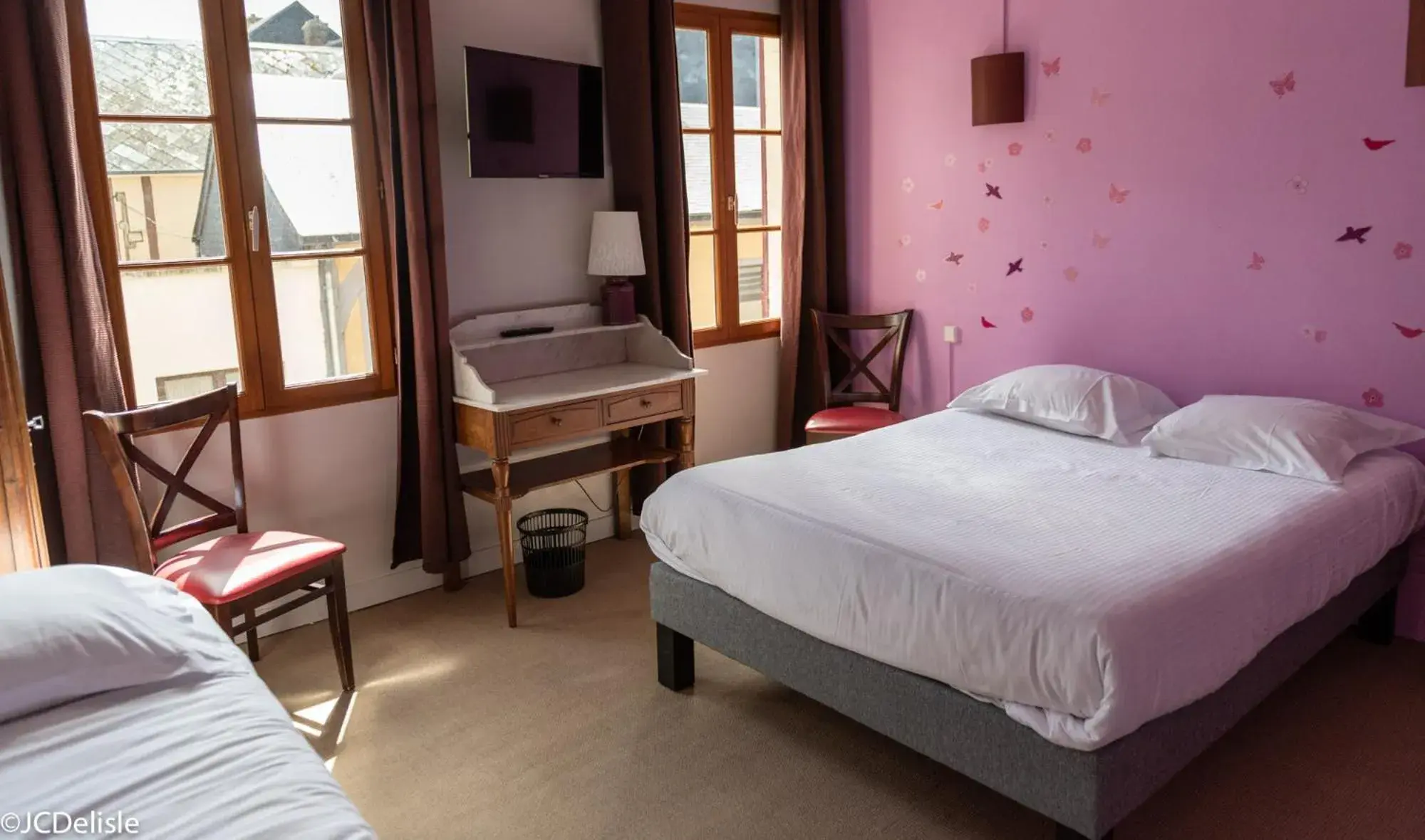 Property building, Bed in Logis - Hotel & Restaurant La Corne d 'Abondance Property building, Bed in Logis - Hotel & Restaurant La Corne d 'Abondance