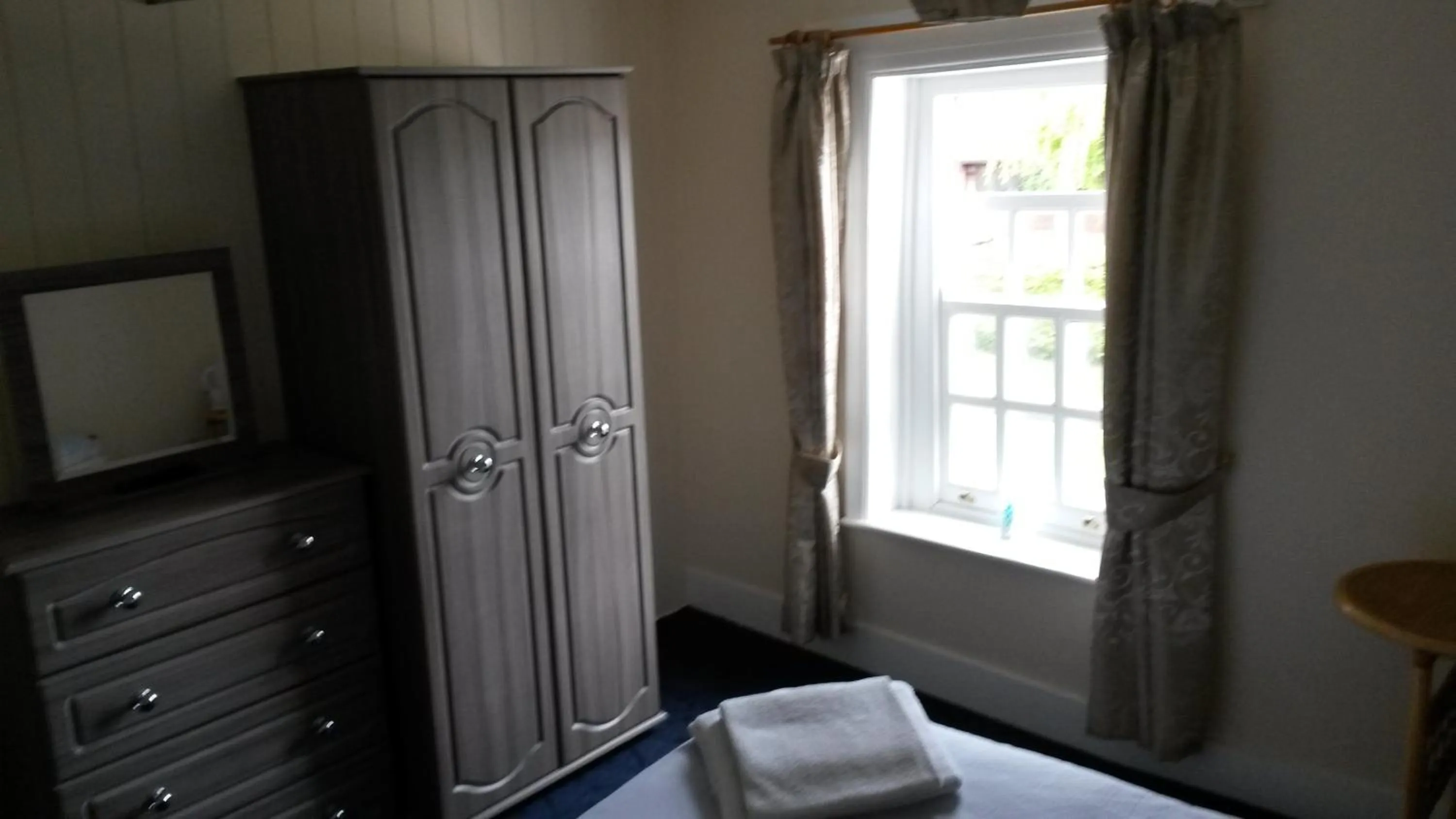 View (from property/room), Bed in The White Hart Inn