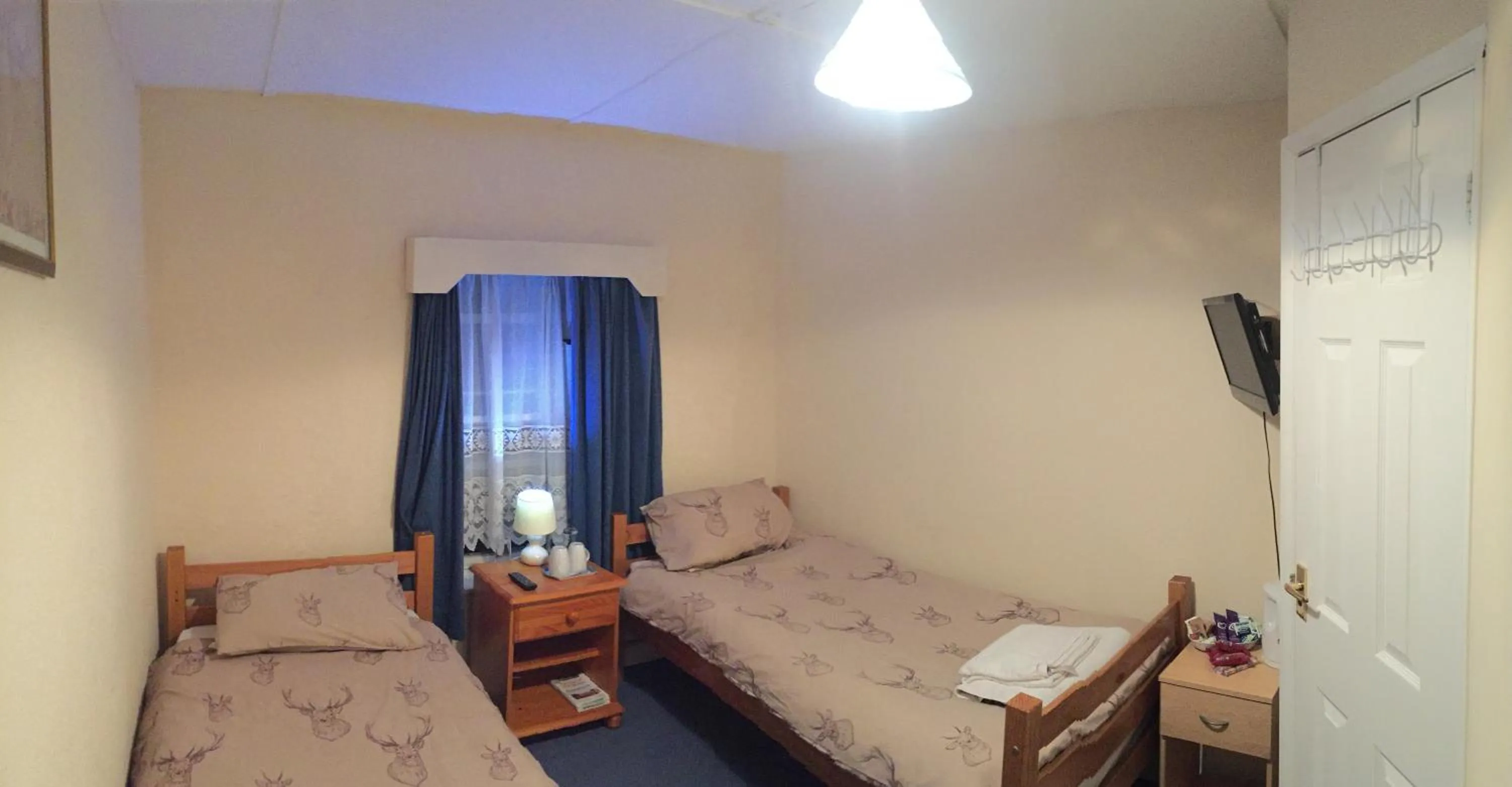 Bedroom, Bed in The White Hart Inn