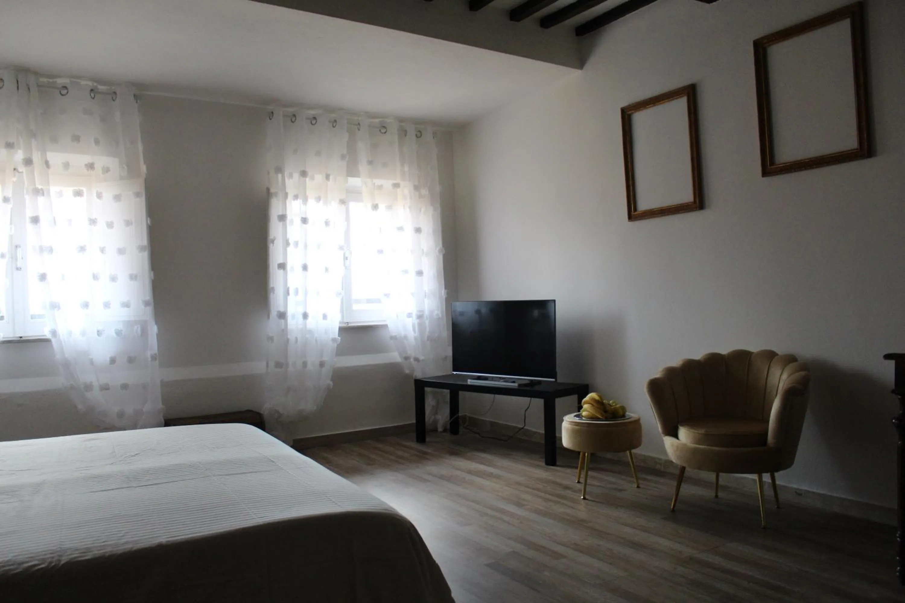 Property building, Bed in La Pieve