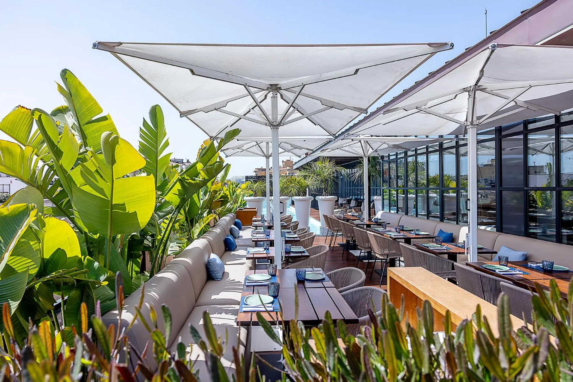 Restaurant/places to eat in Monument Hotel