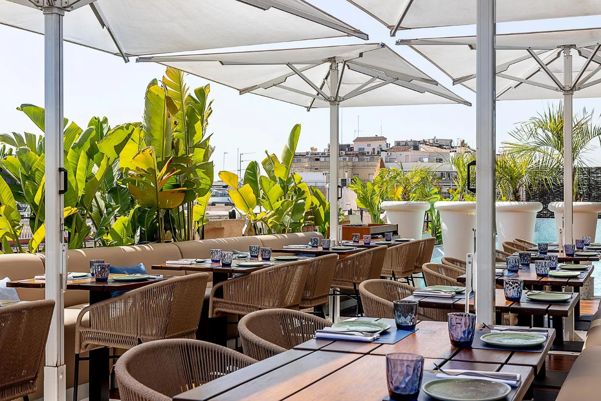 Restaurant/places to eat in Monument Hotel