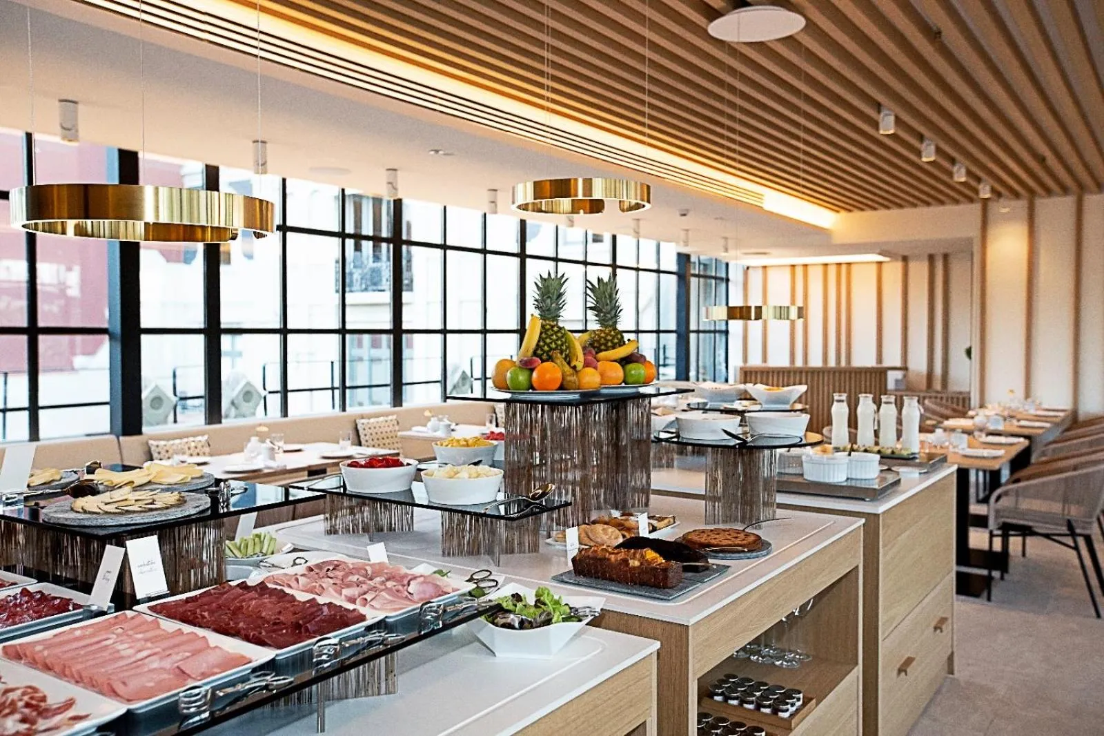 Restaurant/places to eat in Monument Hotel