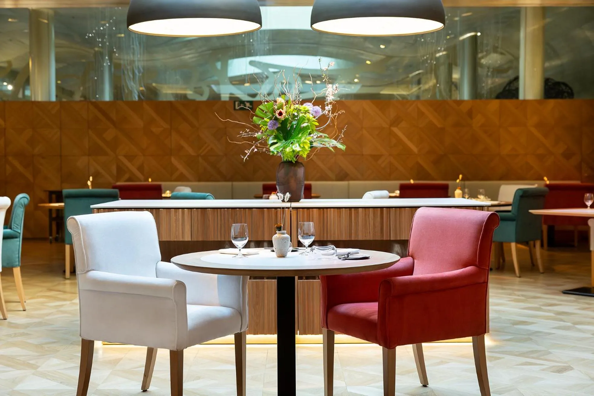 Restaurant/places to eat in Monument Hotel