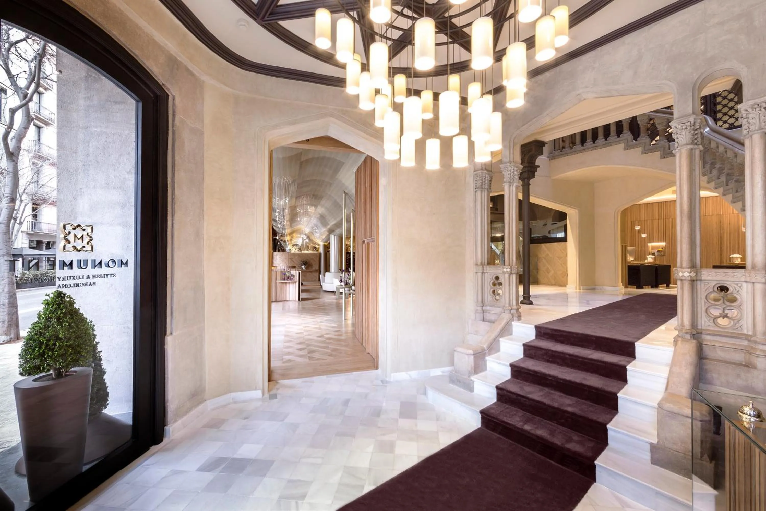 Facade/entrance in Monument Hotel