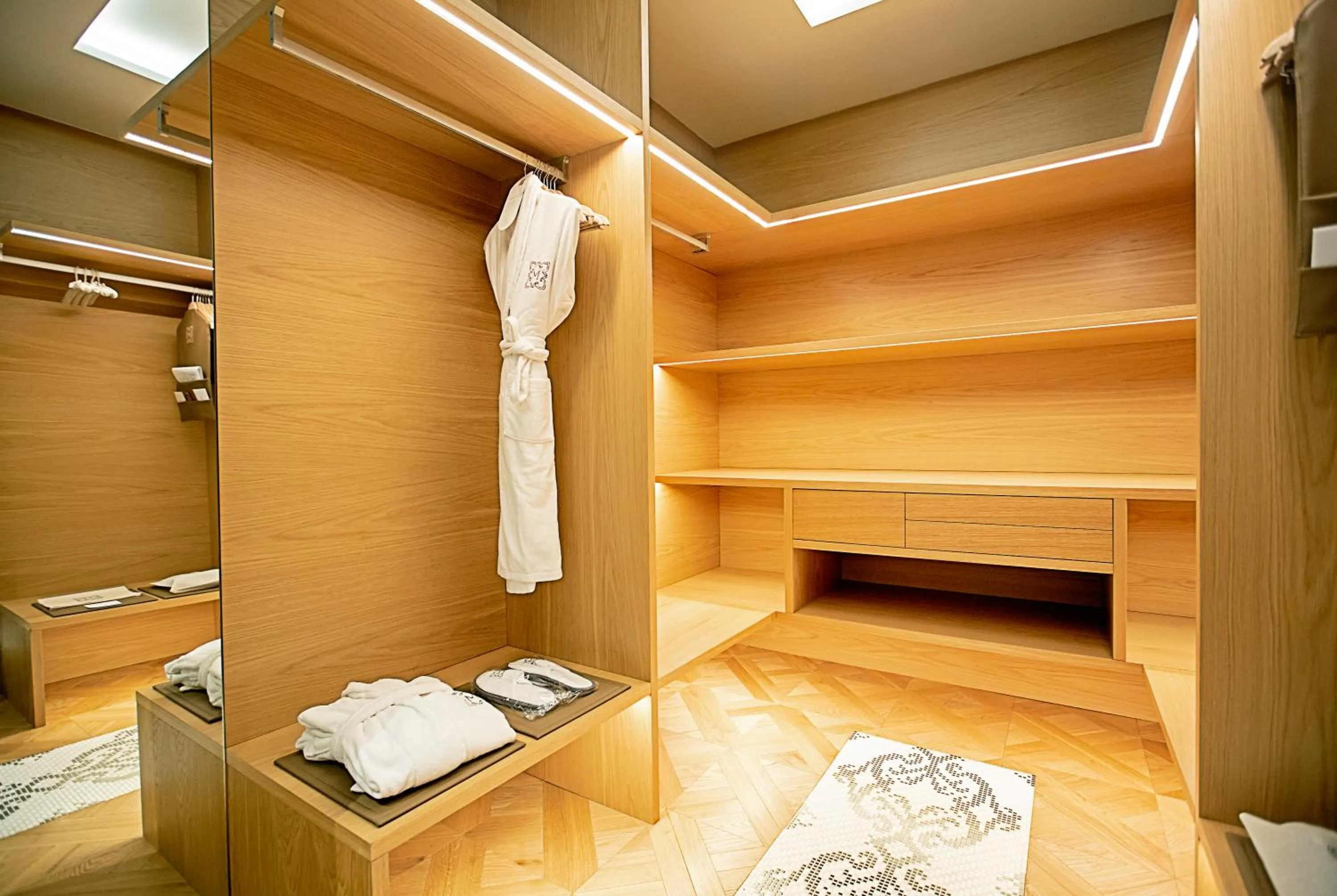 wardrobe in Monument Hotel
