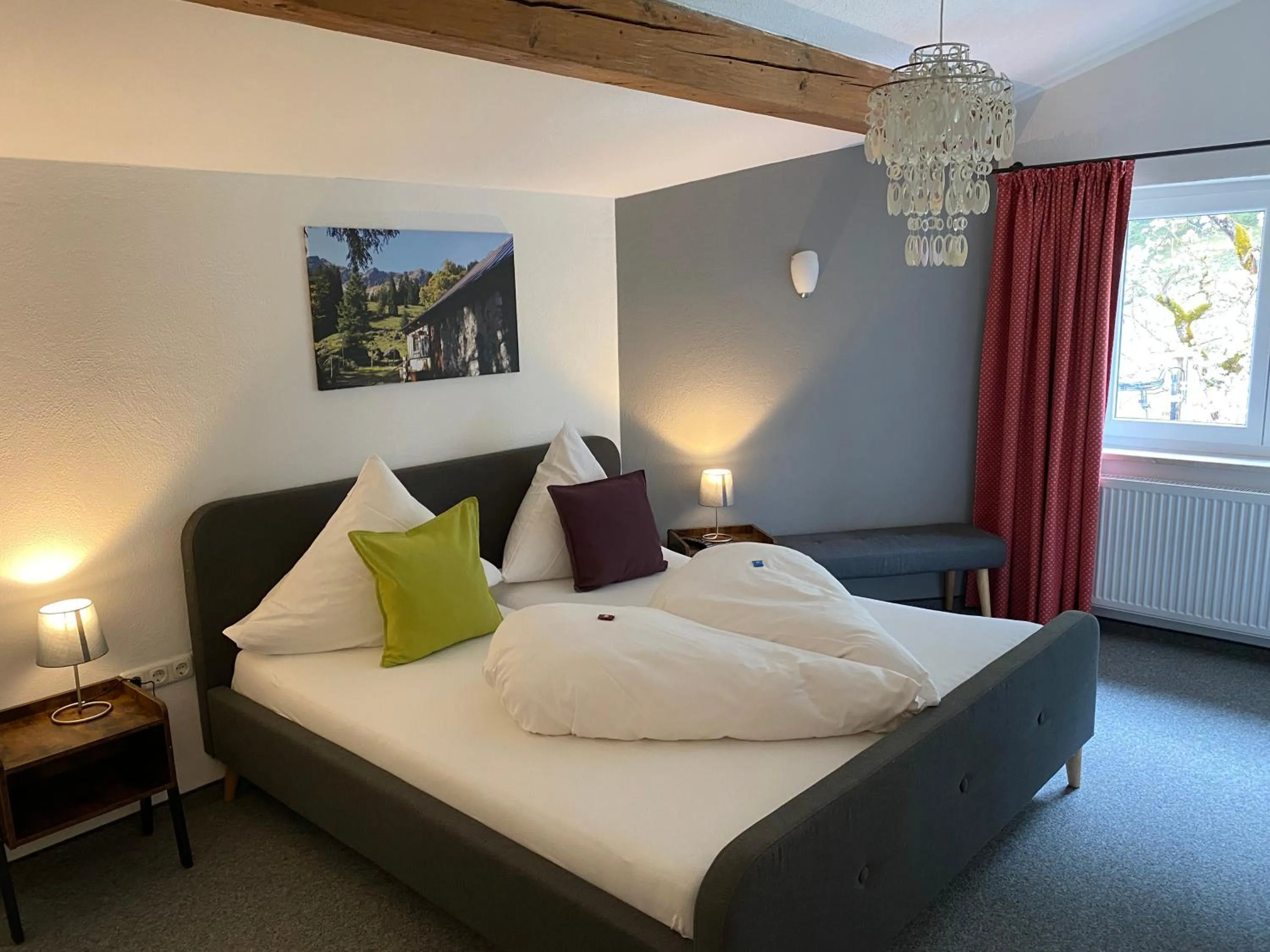 Bed in Bergsteiger-Hotel "Grüner Hut"