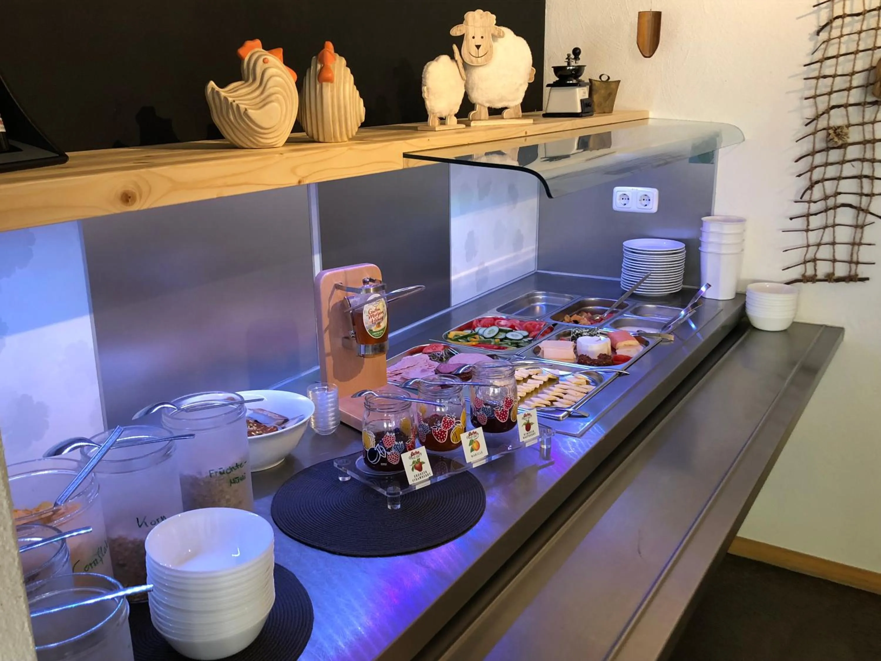 Breakfast in Bergsteiger-Hotel "Grüner Hut"