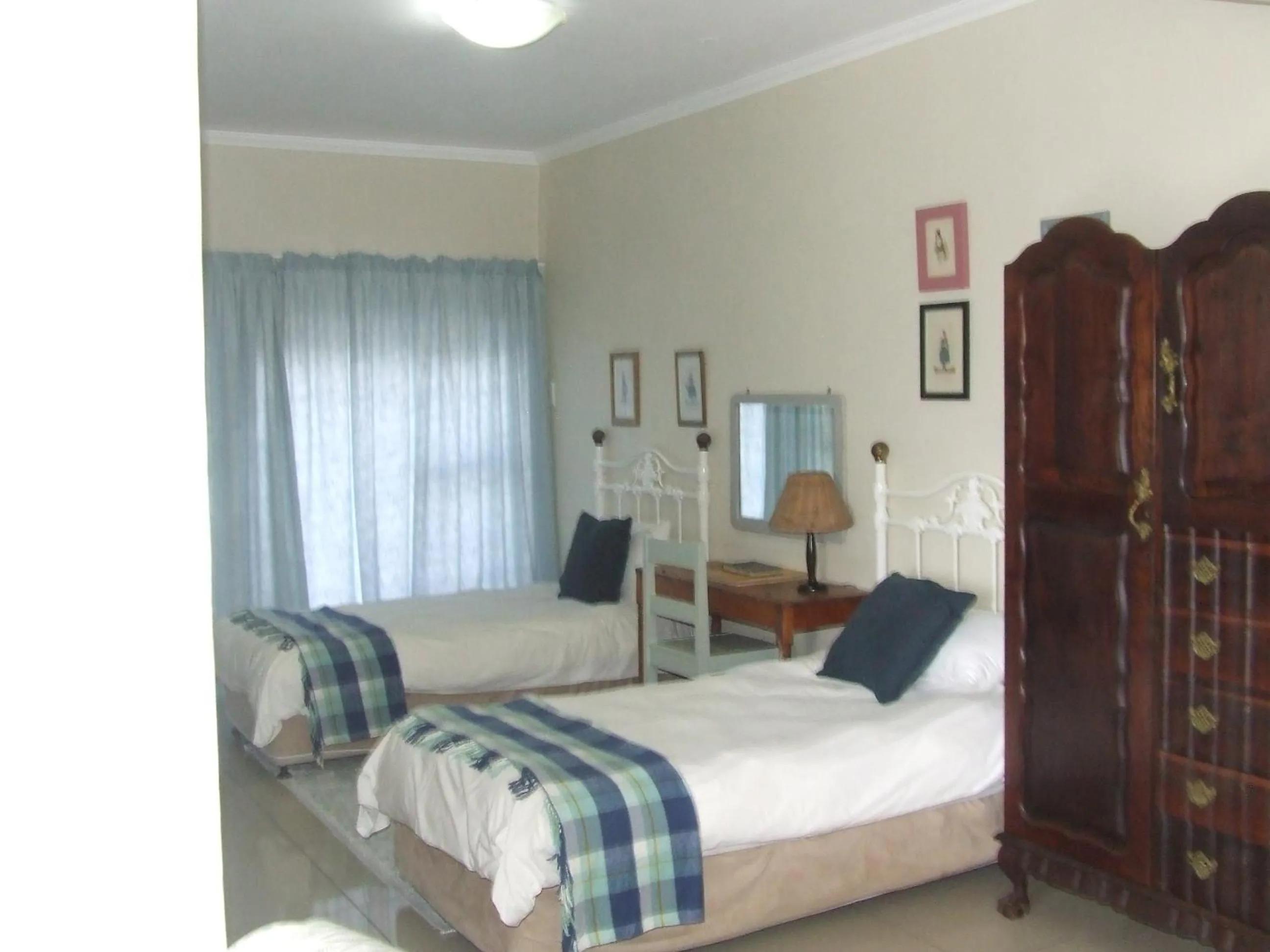Photo of the whole room, Bed in The Lookout Guest House