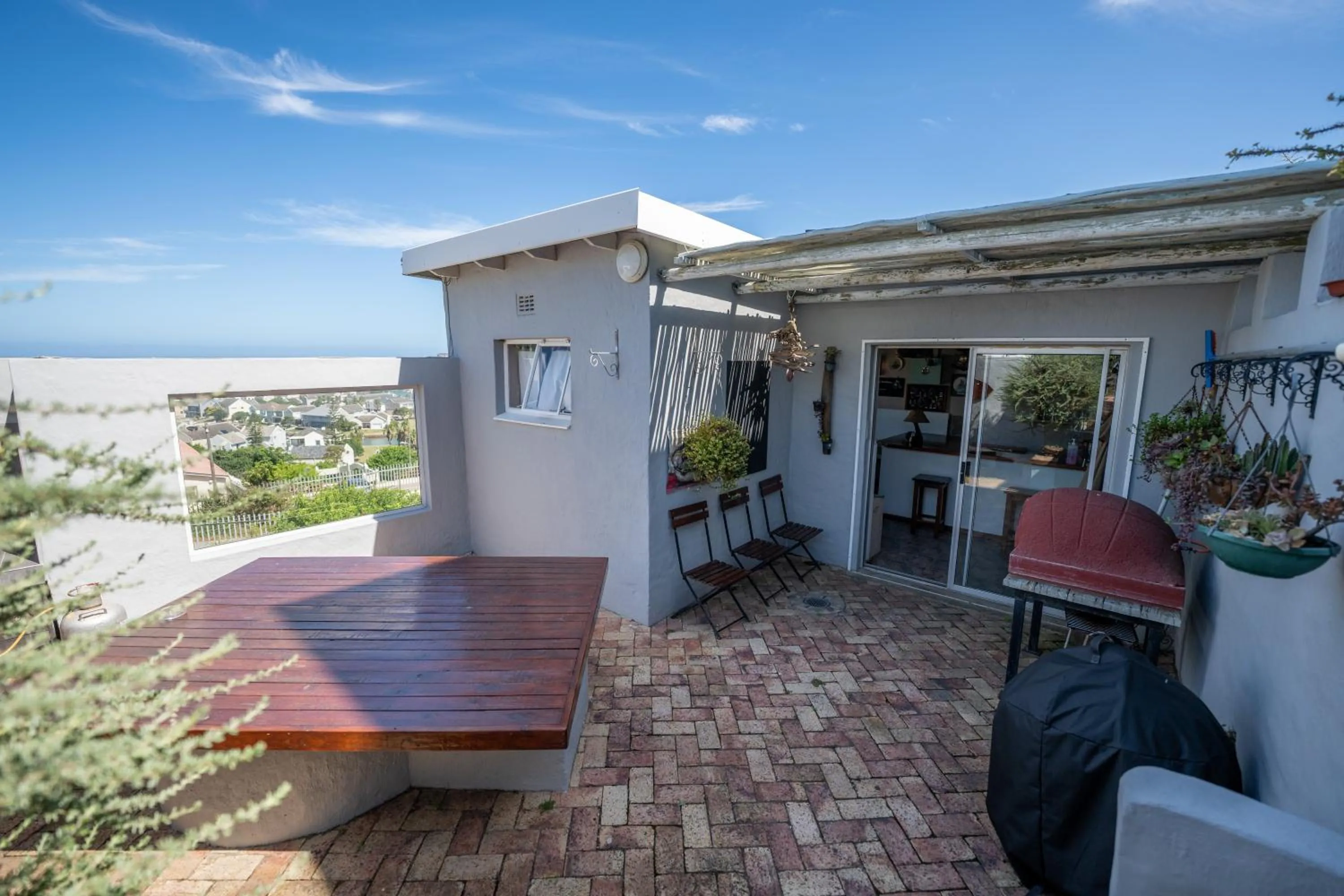 Property building in The Lookout Guest House
