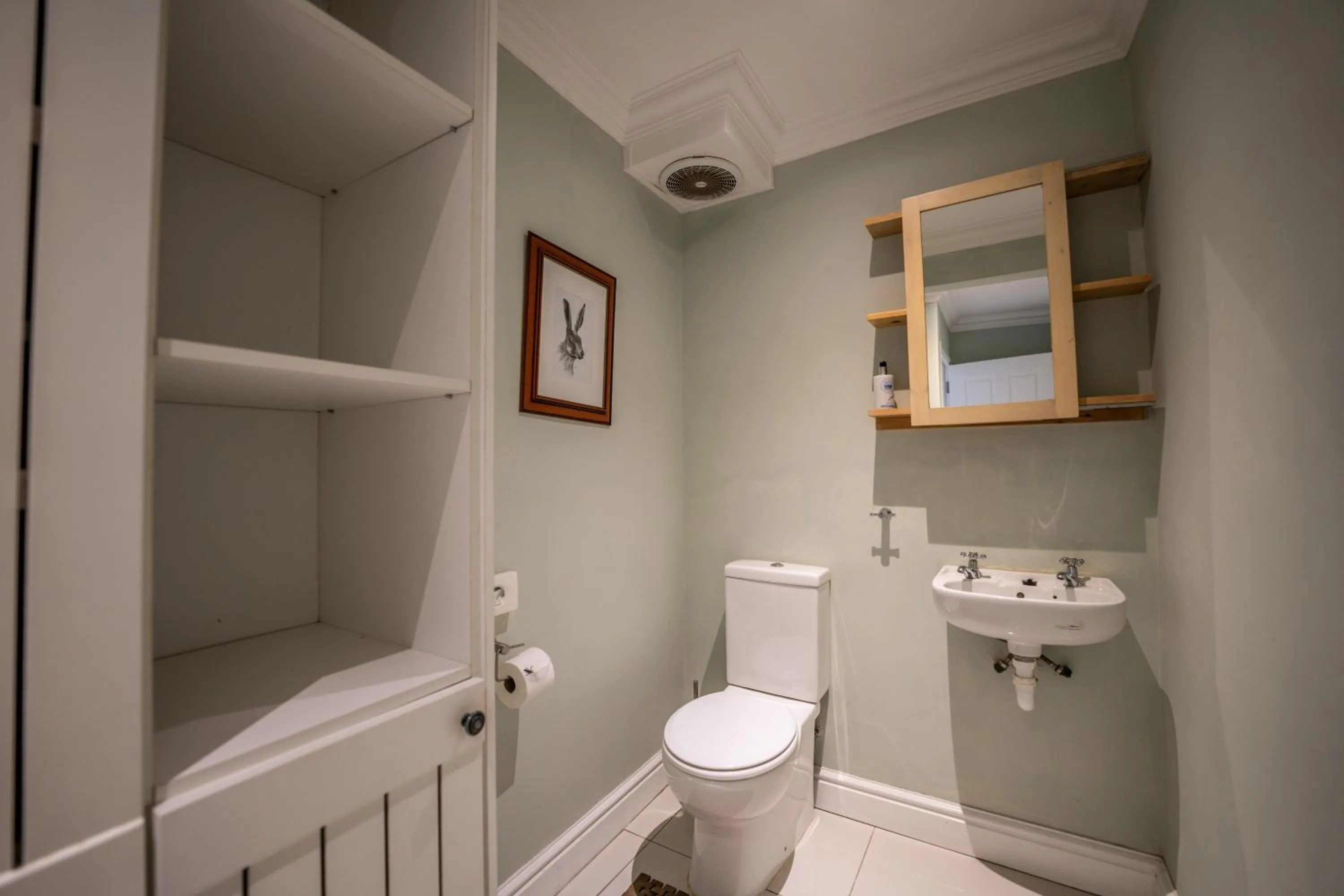 Toilet in The Lookout Guest House