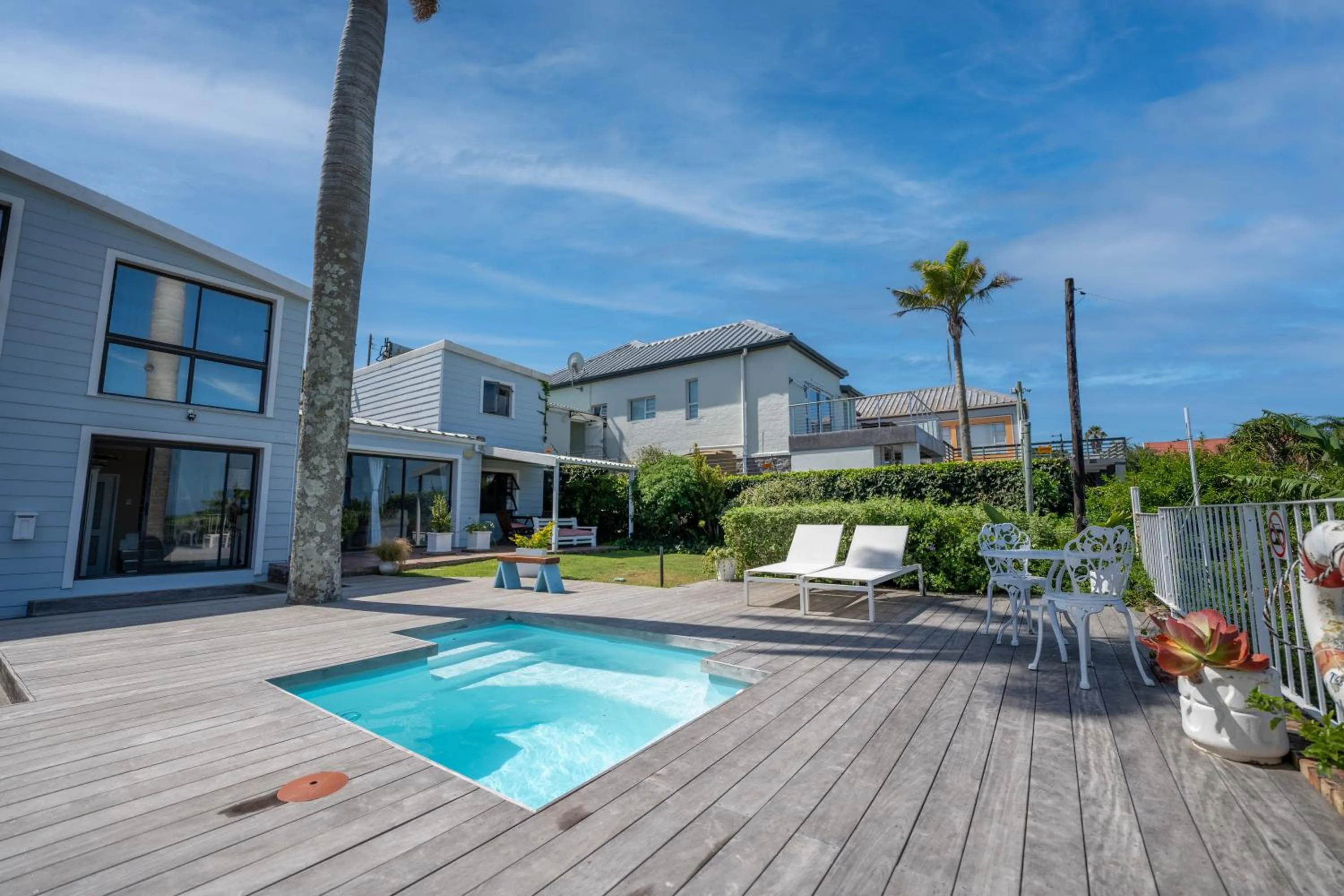 Swimming pool in The Lookout Guest House