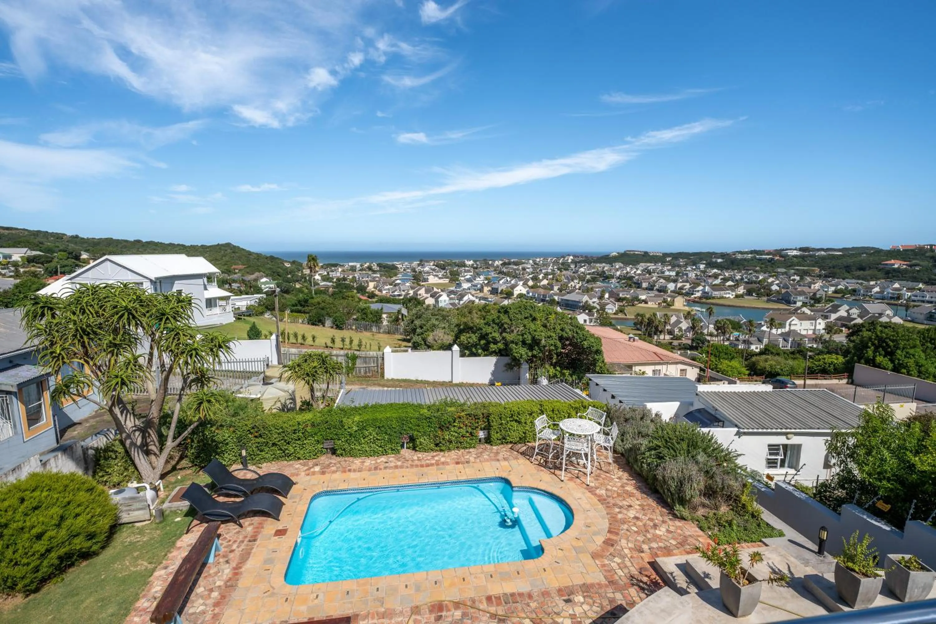 Swimming pool in The Lookout Guest House