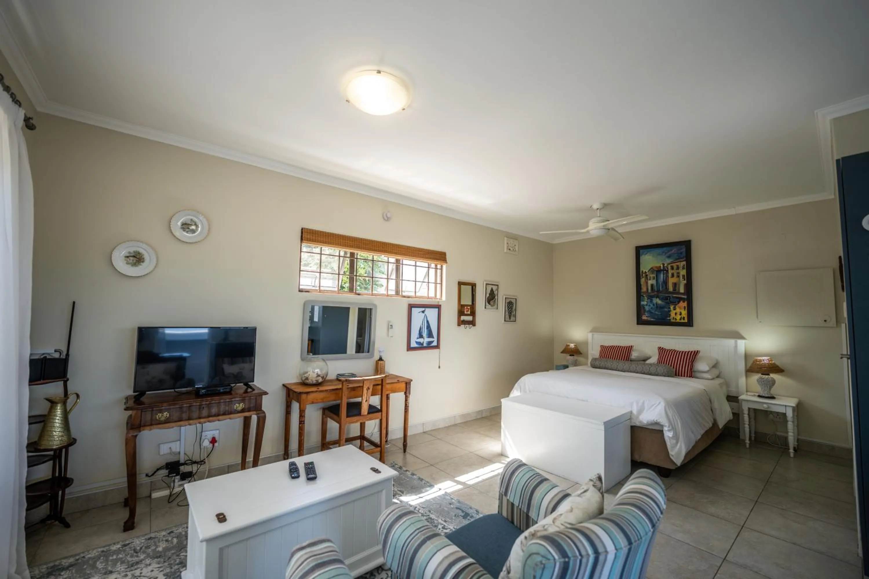 TV and multimedia, Bed in The Lookout Guest House