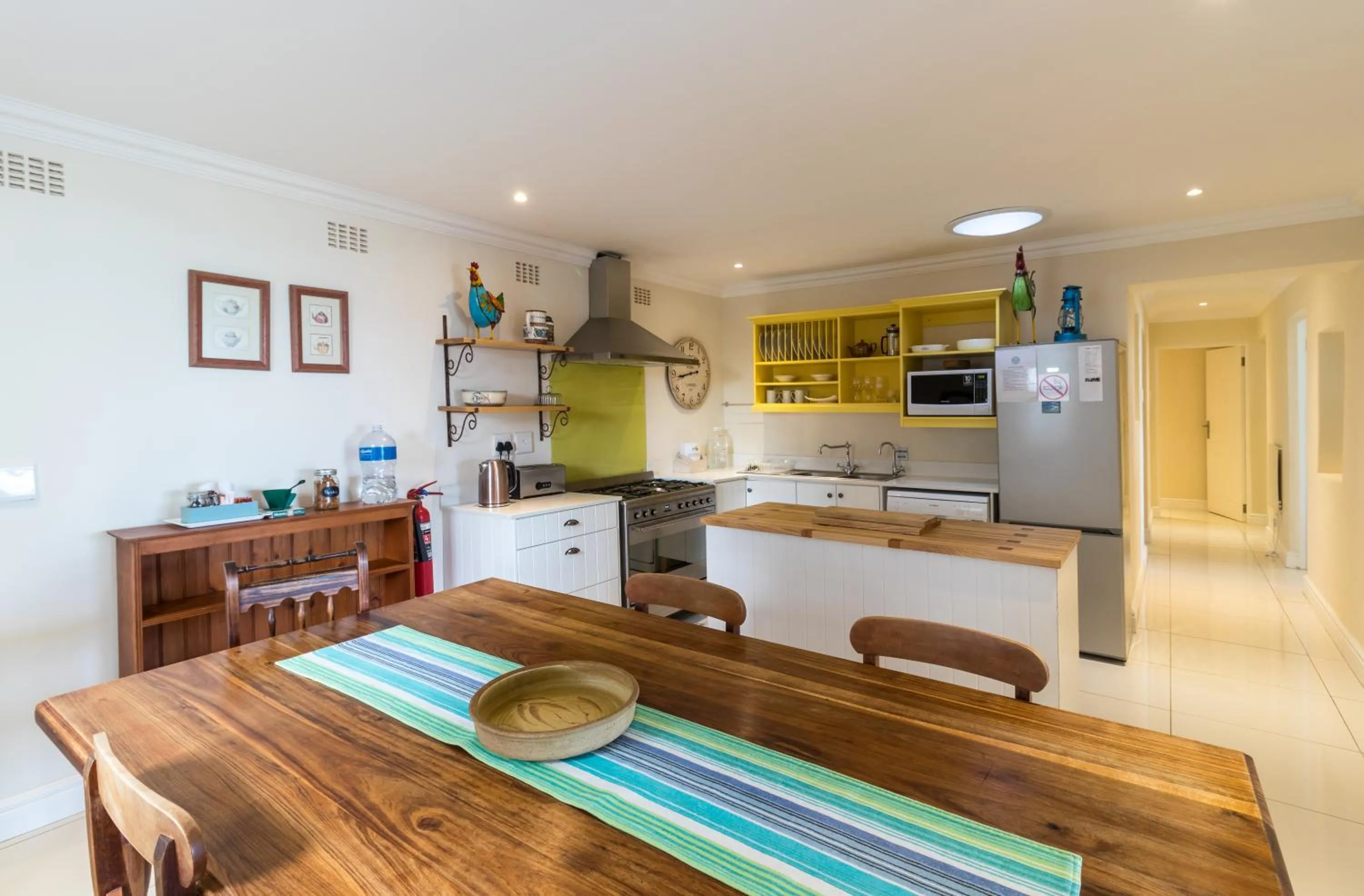 Kitchen or kitchenette in The Lookout Guest House