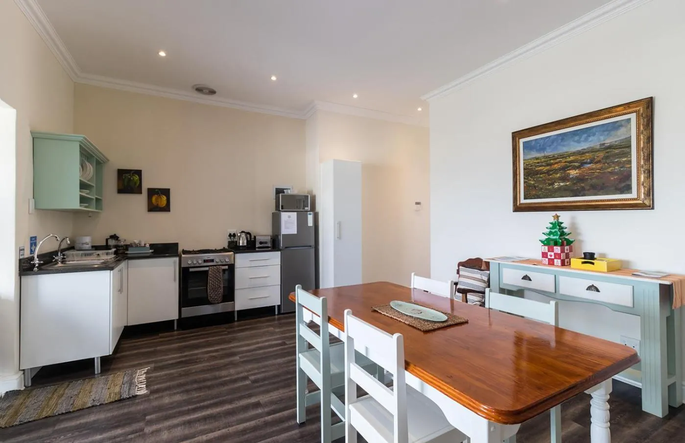 Dining area in The Lookout Guest House