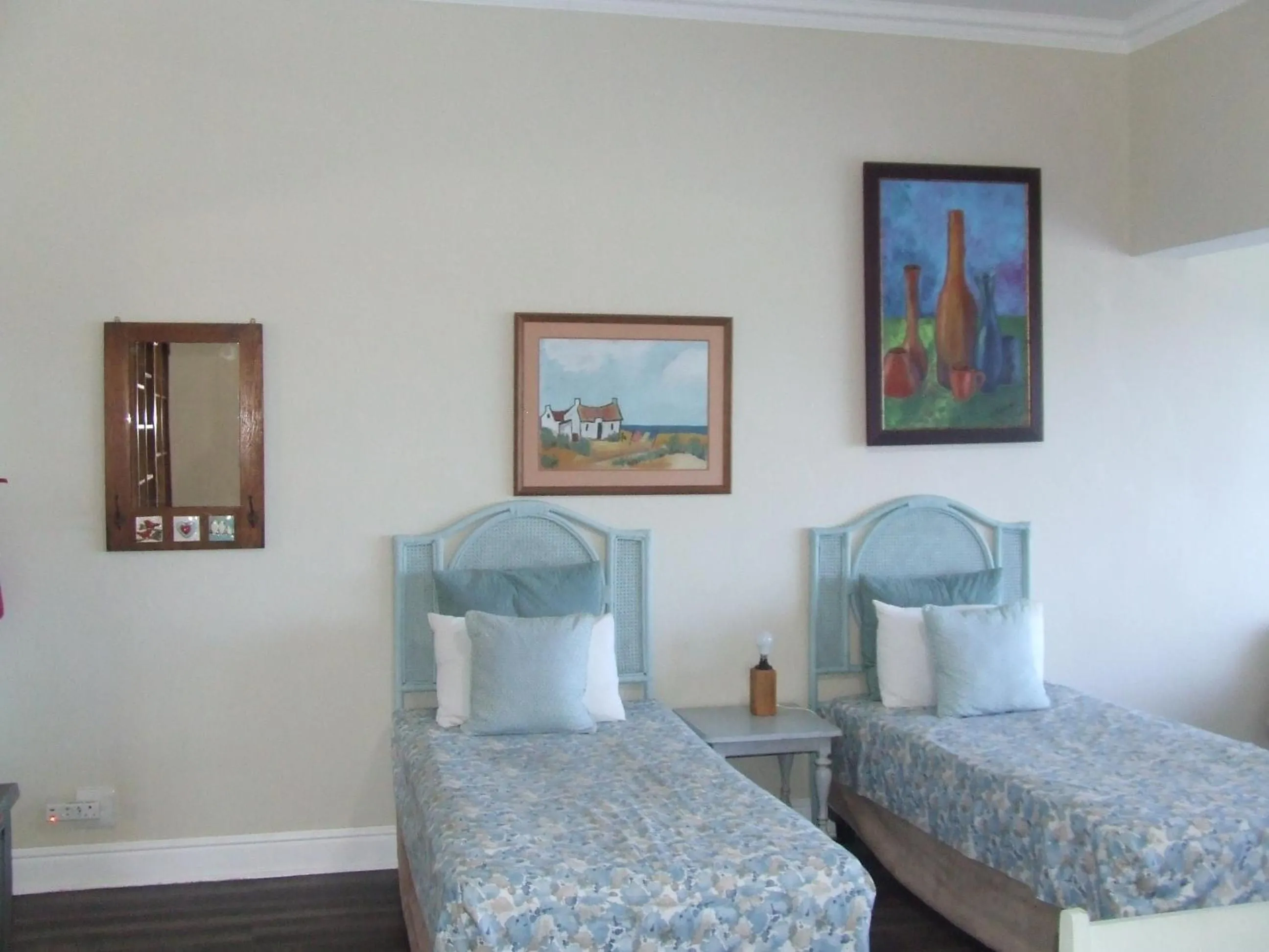 Photo of the whole room, Bed in The Lookout Guest House
