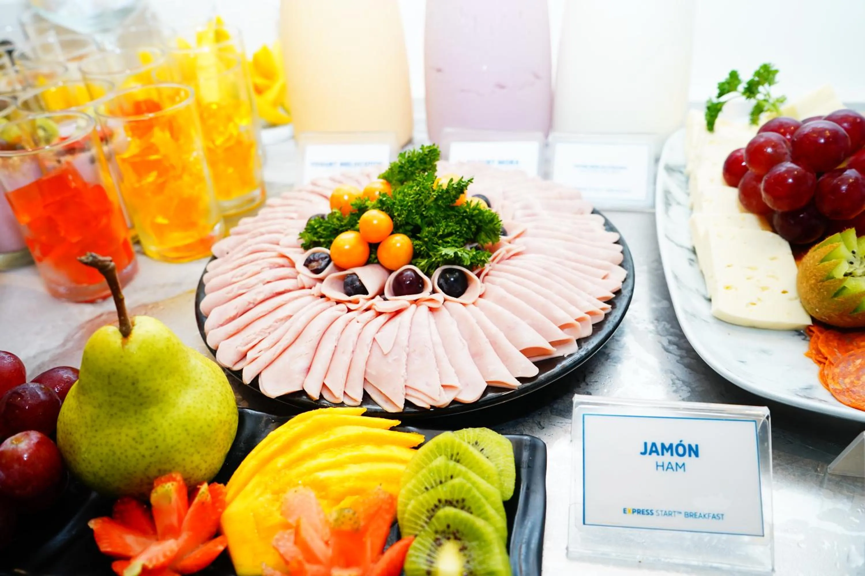 Breakfast in Holiday Inn Express - Barranquilla Buenavista by IHG