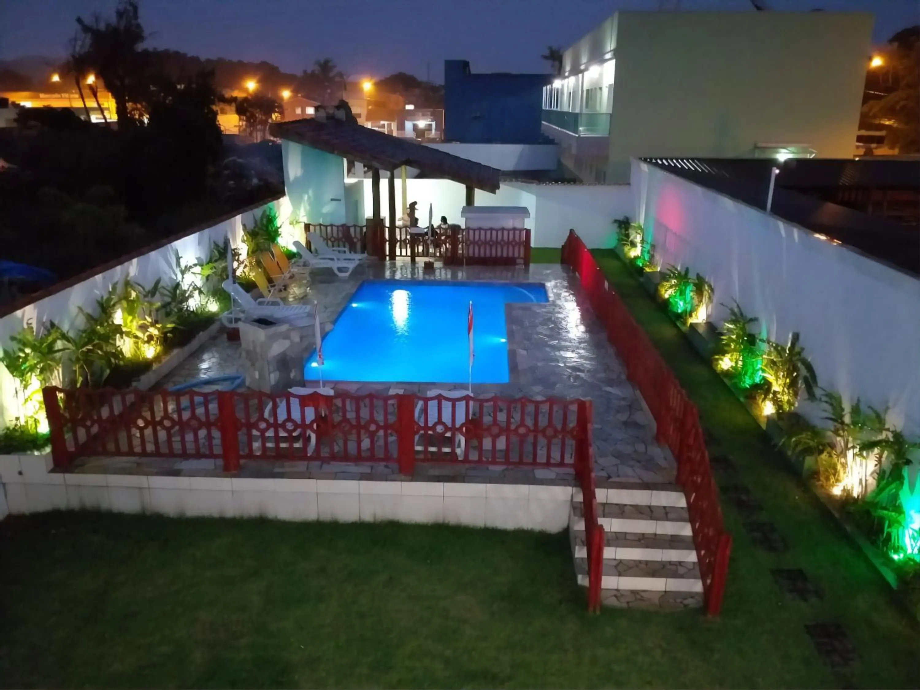 Estúdio em maresias com ar condicionado e piscina