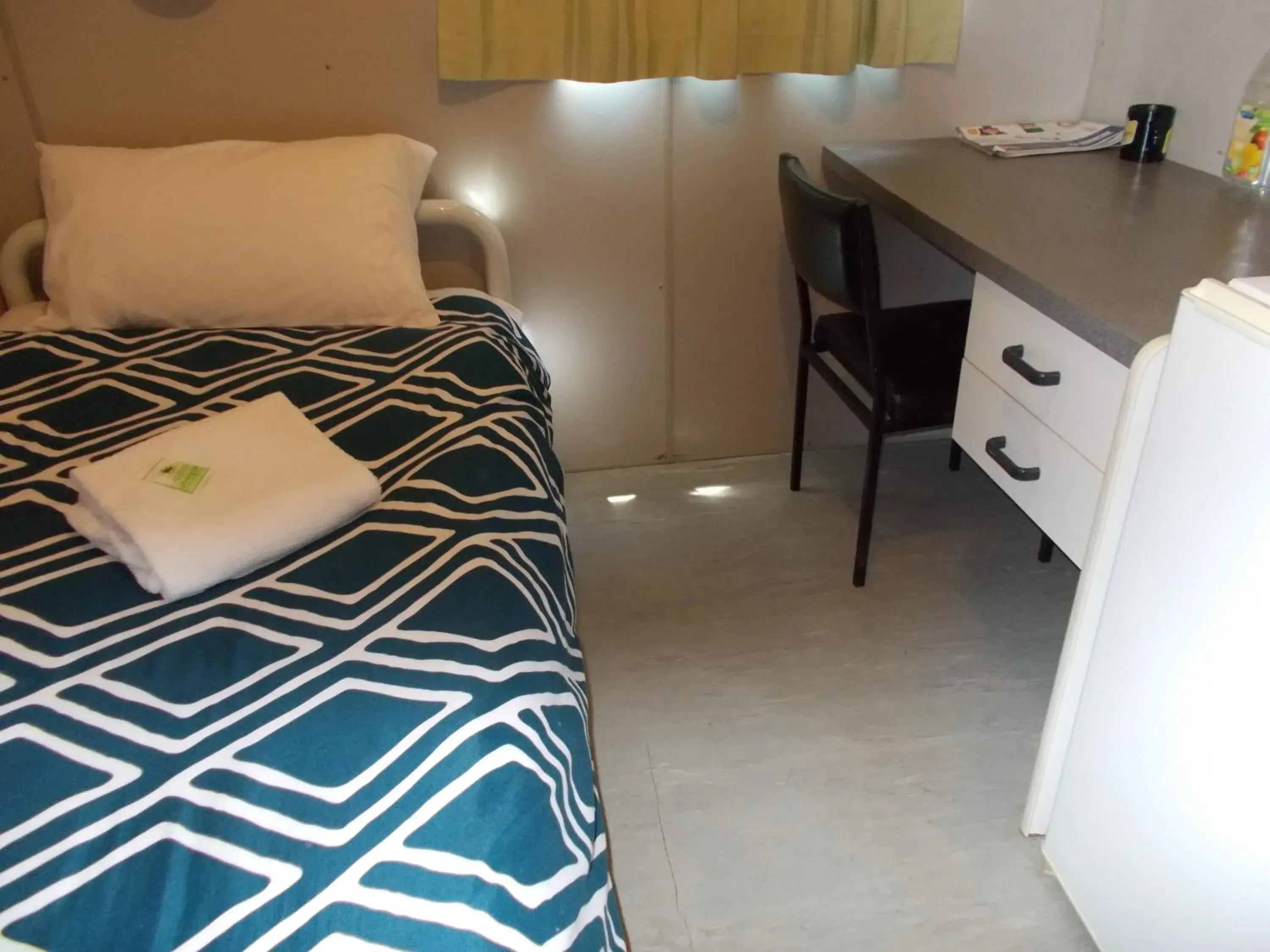 Budget Single Room in Oakridge Motel Tourist Park Budget Single Room in Oakridge Motel Tourist Park