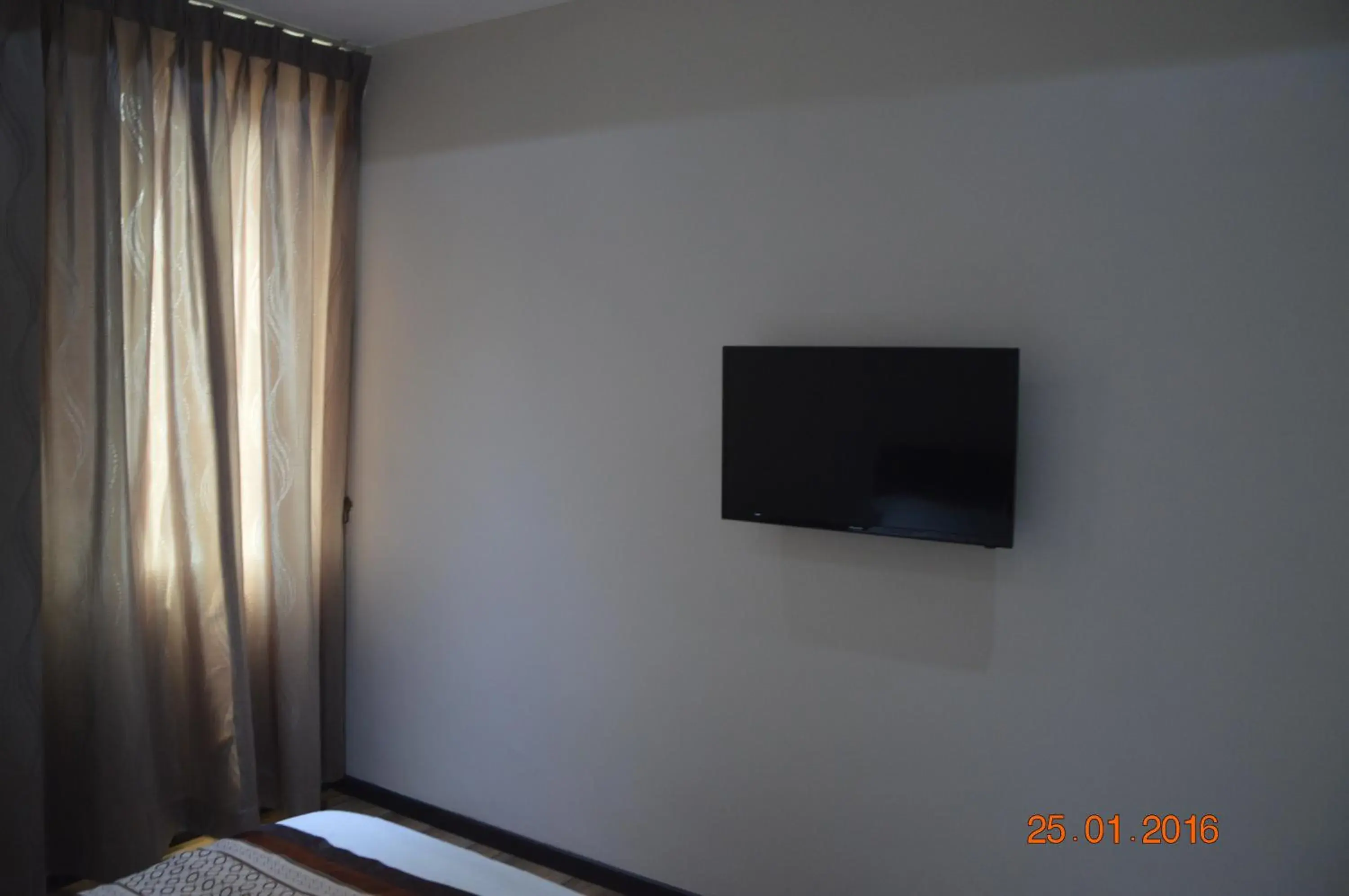 TV/Entertainment Center in Qu Lin Resident