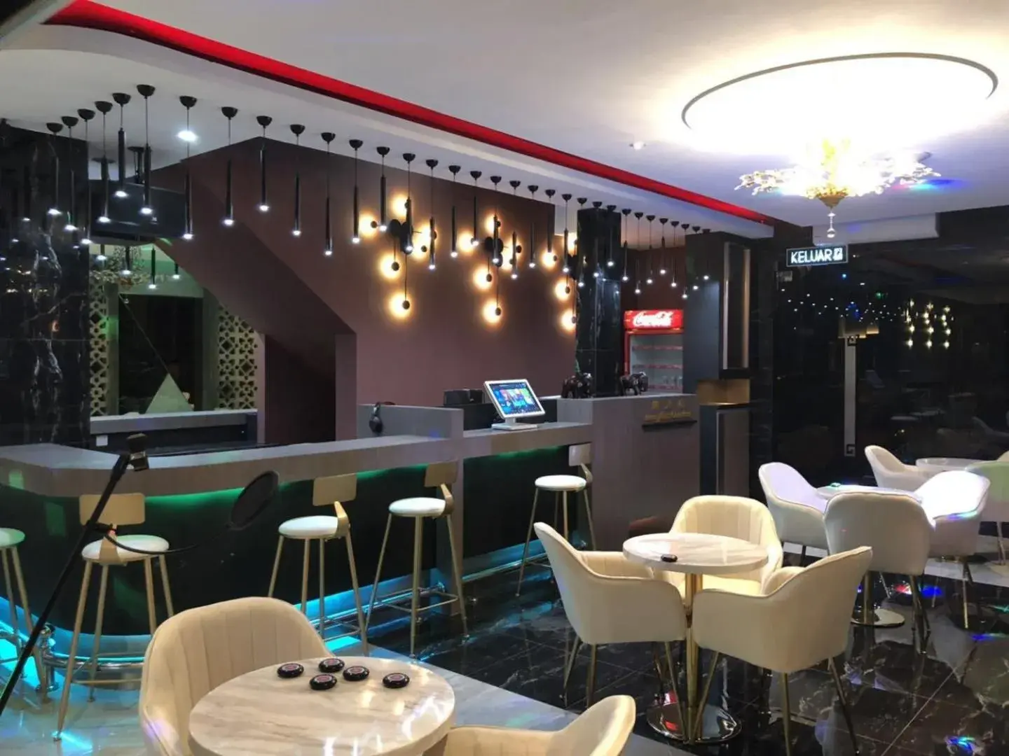 Restaurant/places to eat, Lounge/Bar in Qu Lin Resident