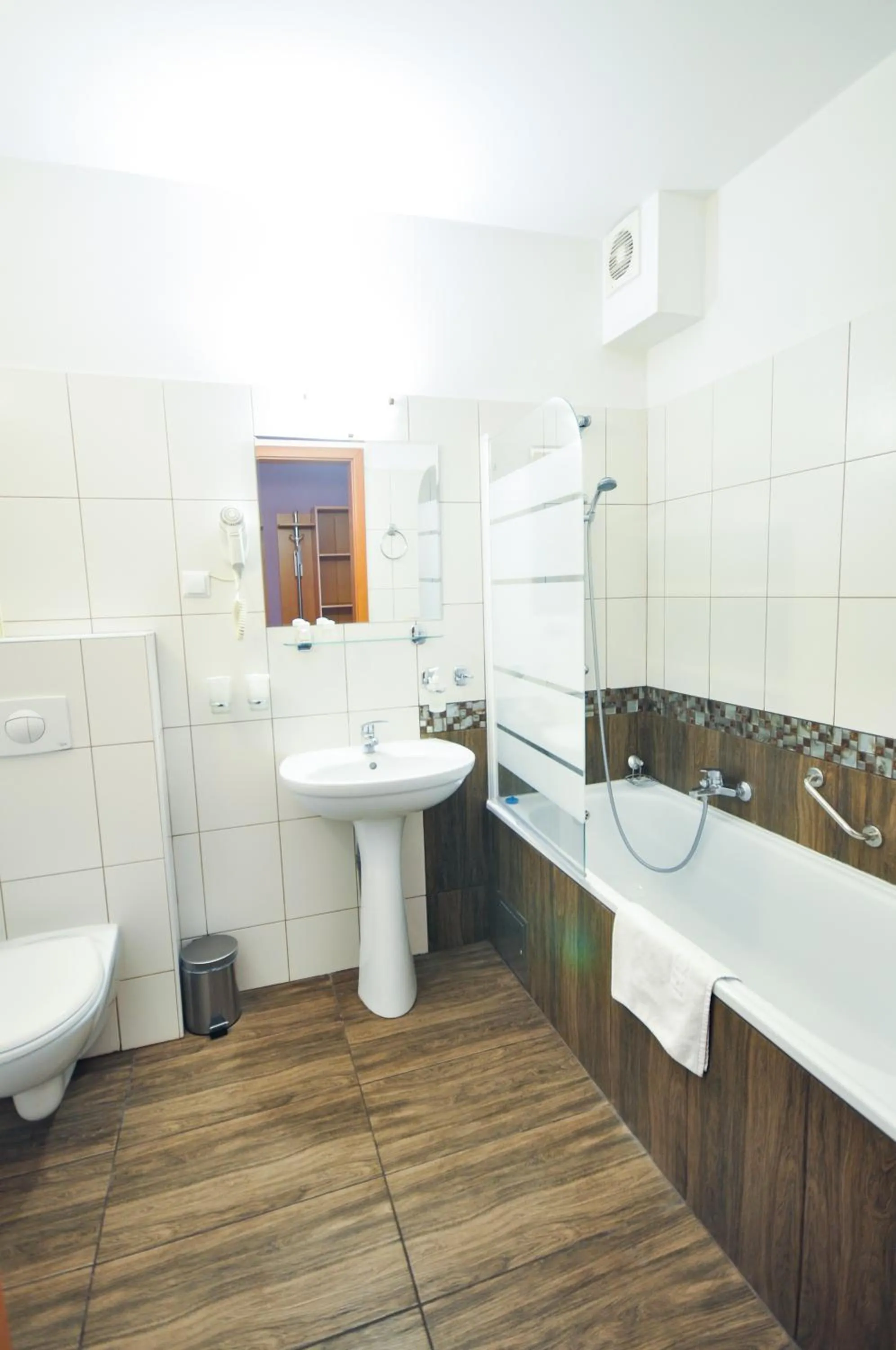 Toilet in Hotel Trzy Światy Spa & Wellness Rajska WySpa