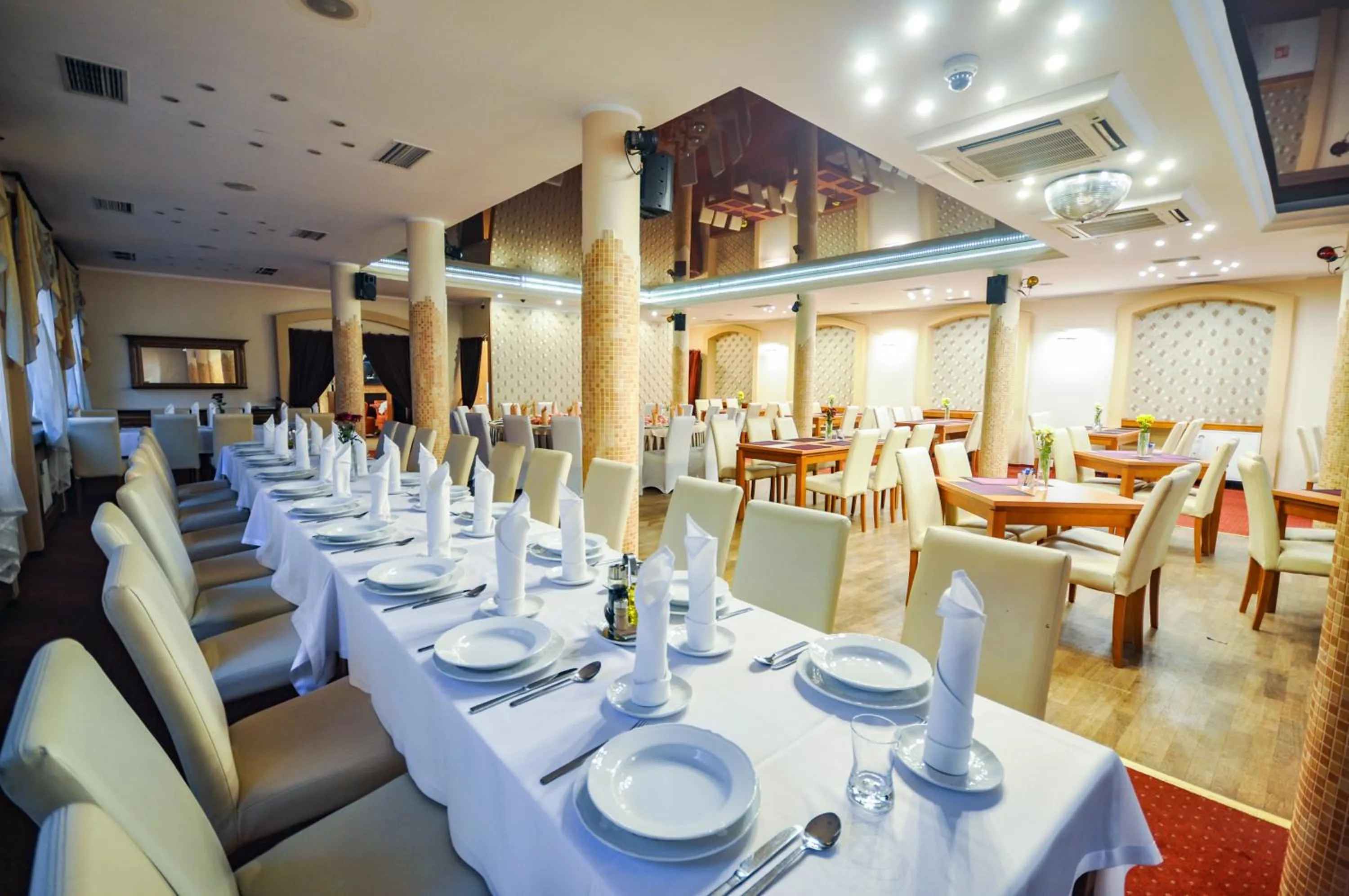 Restaurant/places to eat in Hotel Trzy Światy Spa & Wellness Rajska WySpa