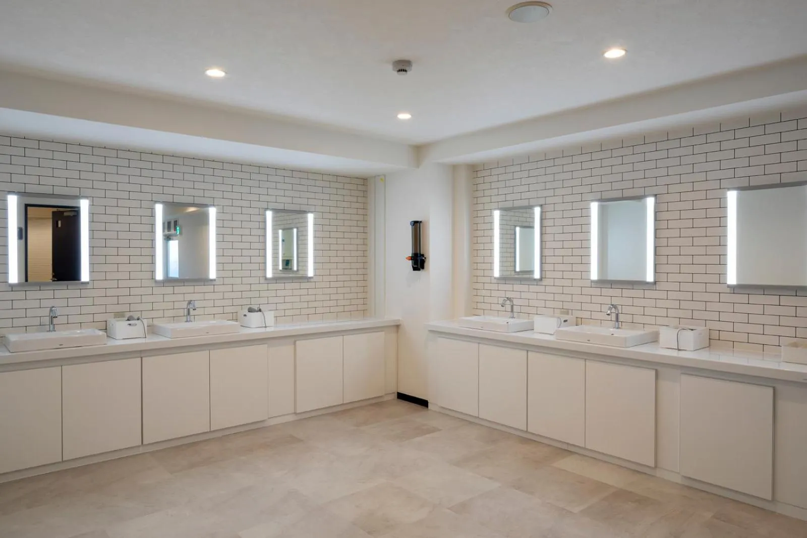 Capsule Hotel Cube Hiroshima