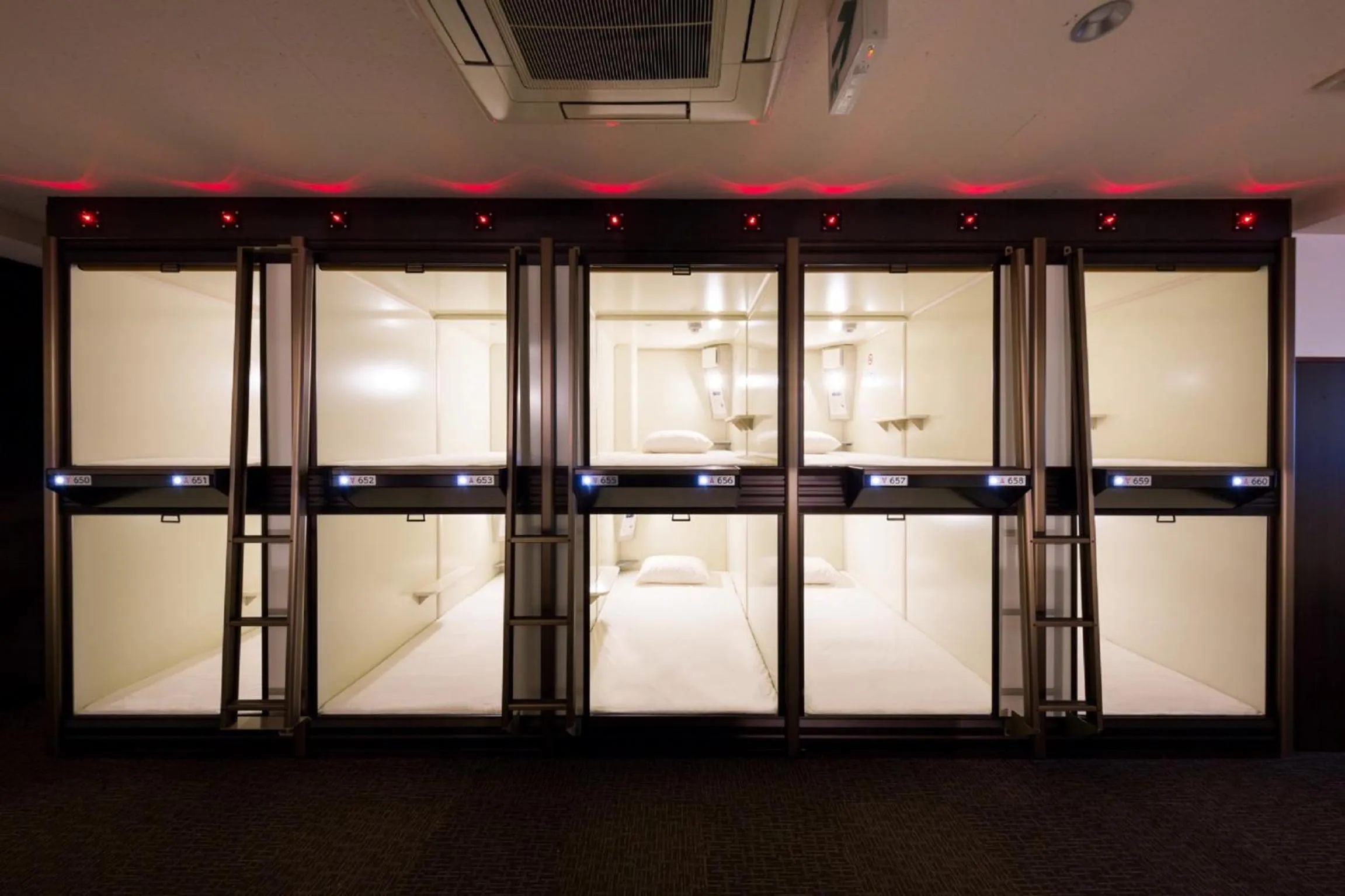 Bed in Capsule Hotel Cube Hiroshima