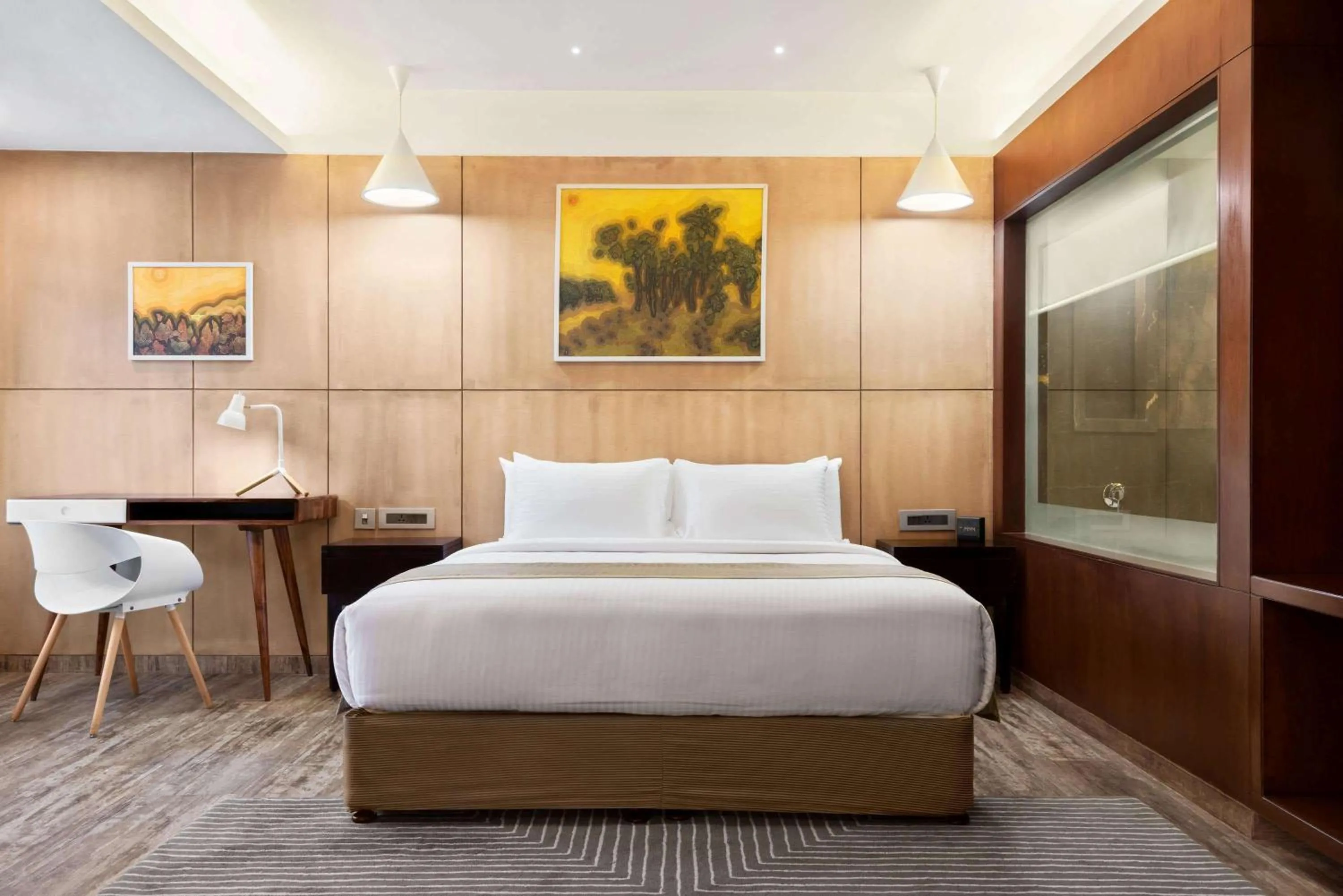 Photo of the whole room, Bed in Howard Johnson by Wyndham, Kolkata Airport