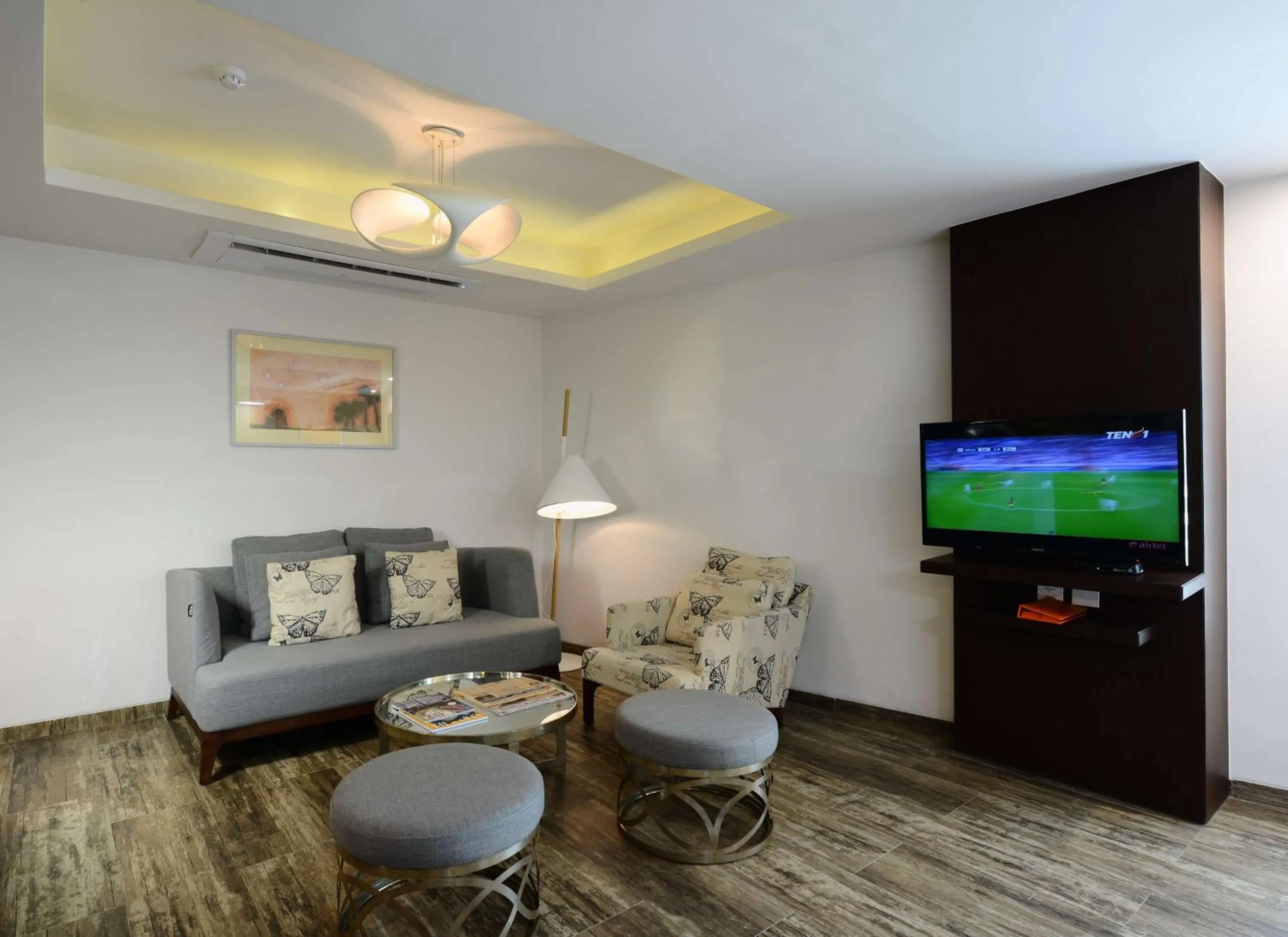 Photo of the whole room in Howard Johnson by Wyndham, Kolkata Airport