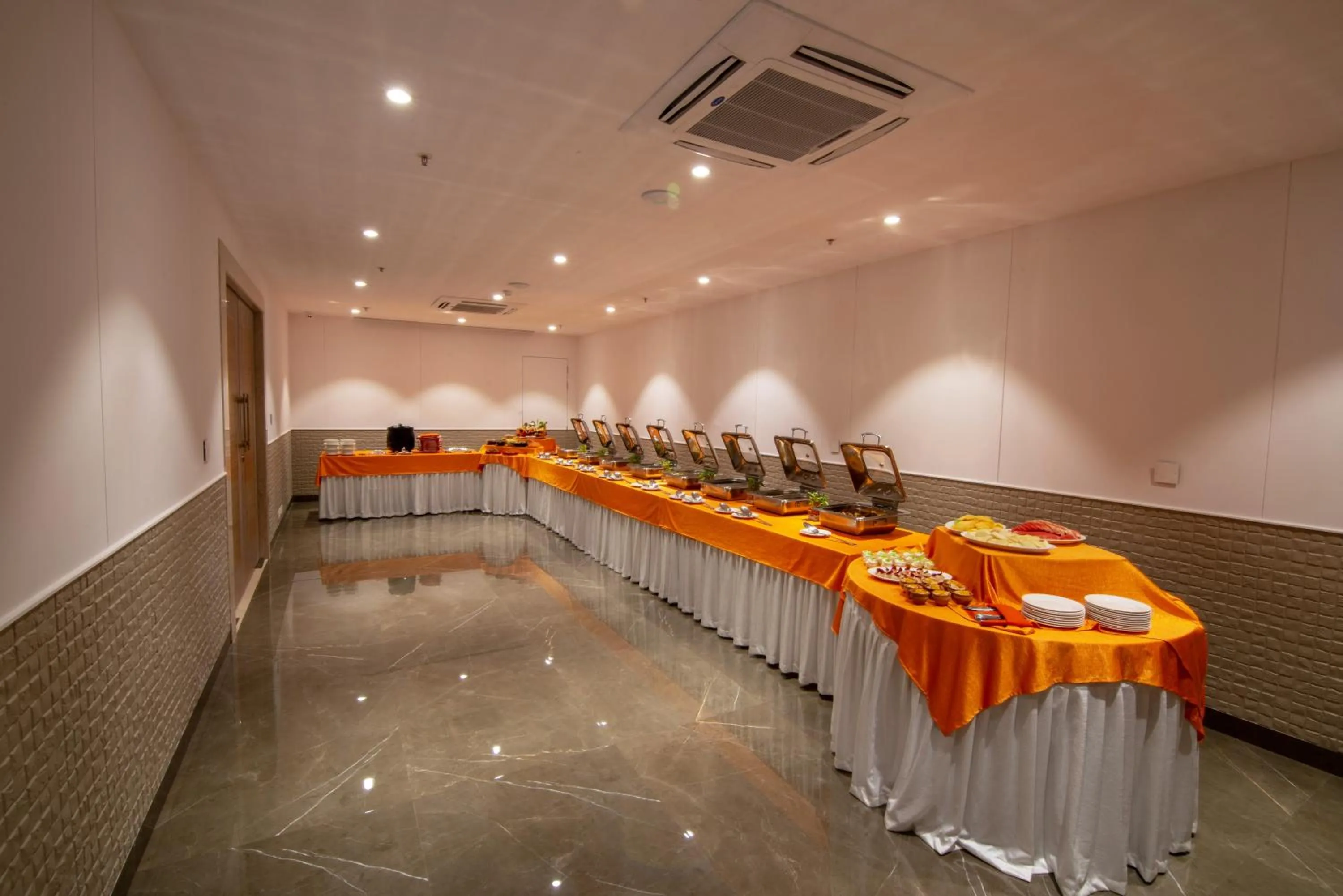 Banquet/Function facilities in Howard Johnson by Wyndham, Kolkata Airport