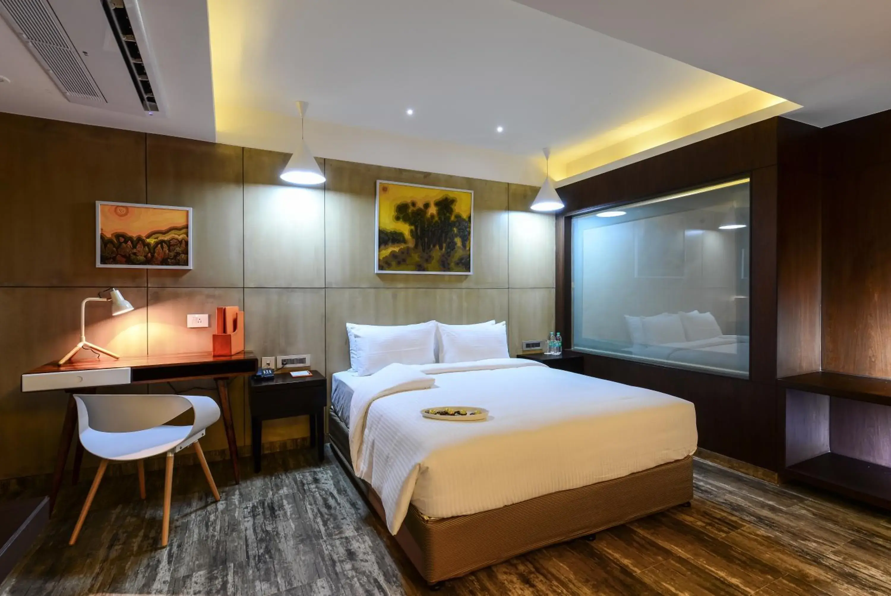 Bedroom, Bed in Howard Johnson by Wyndham, Kolkata Airport Bedroom, Bed in Howard Johnson by Wyndham, Kolkata Airport