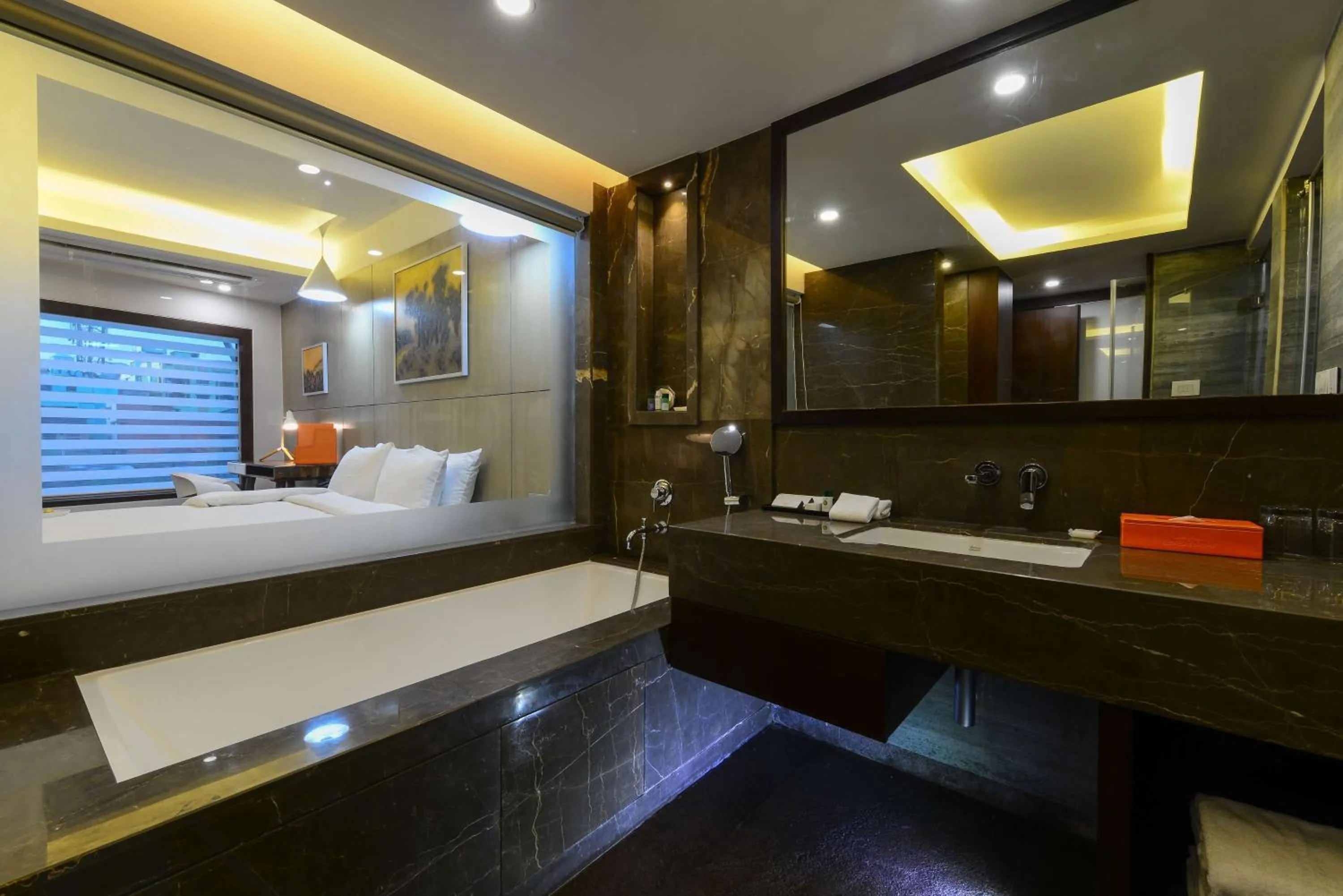 Bathroom, Bed in Howard Johnson by Wyndham, Kolkata Airport