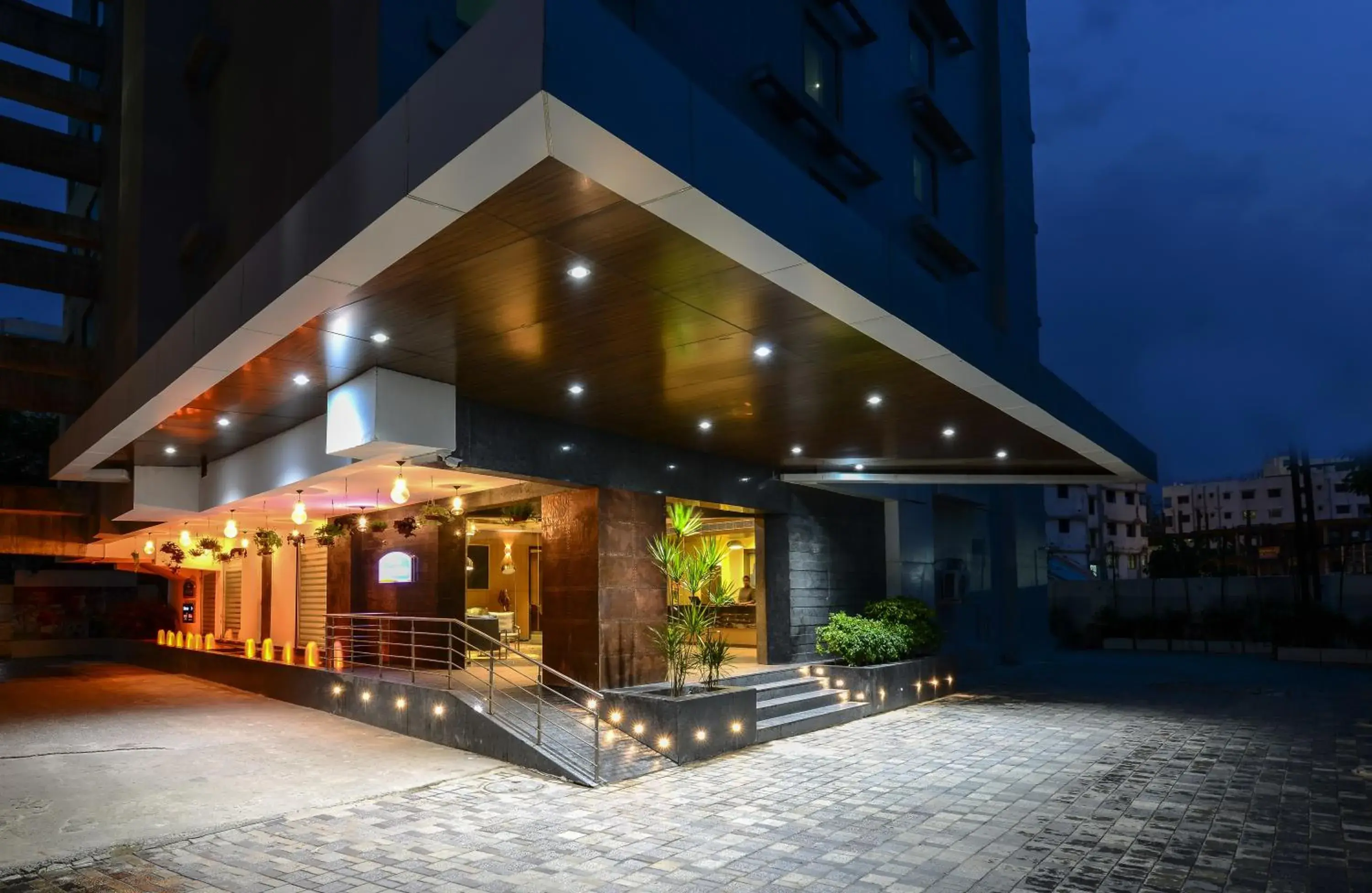 Property building in Howard Johnson by Wyndham, Kolkata Airport Property building in Howard Johnson by Wyndham, Kolkata Airport