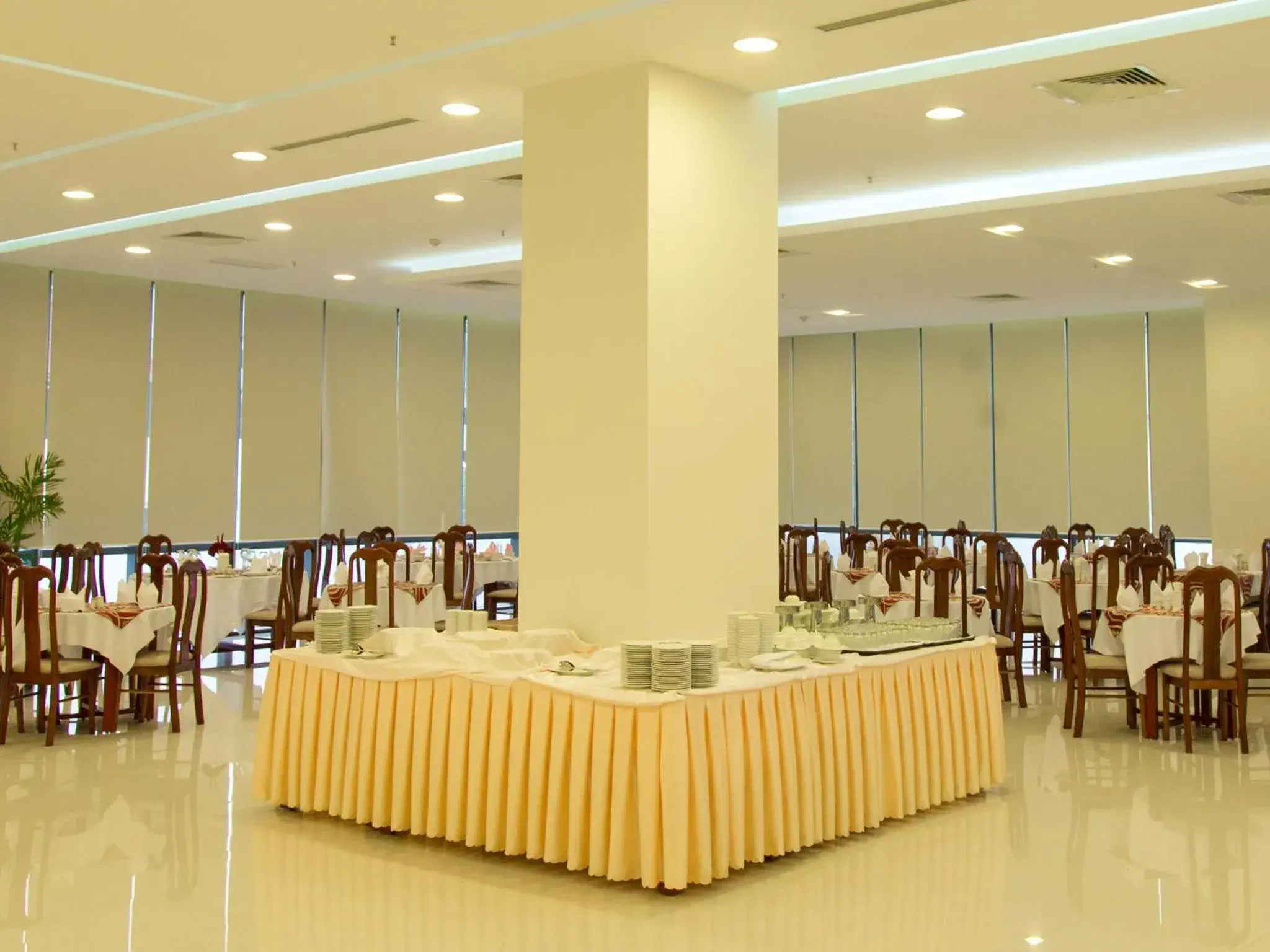 Restaurant/places to eat in Da Nang Han River Hotel Restaurant/places to eat in Da Nang Han River Hotel
