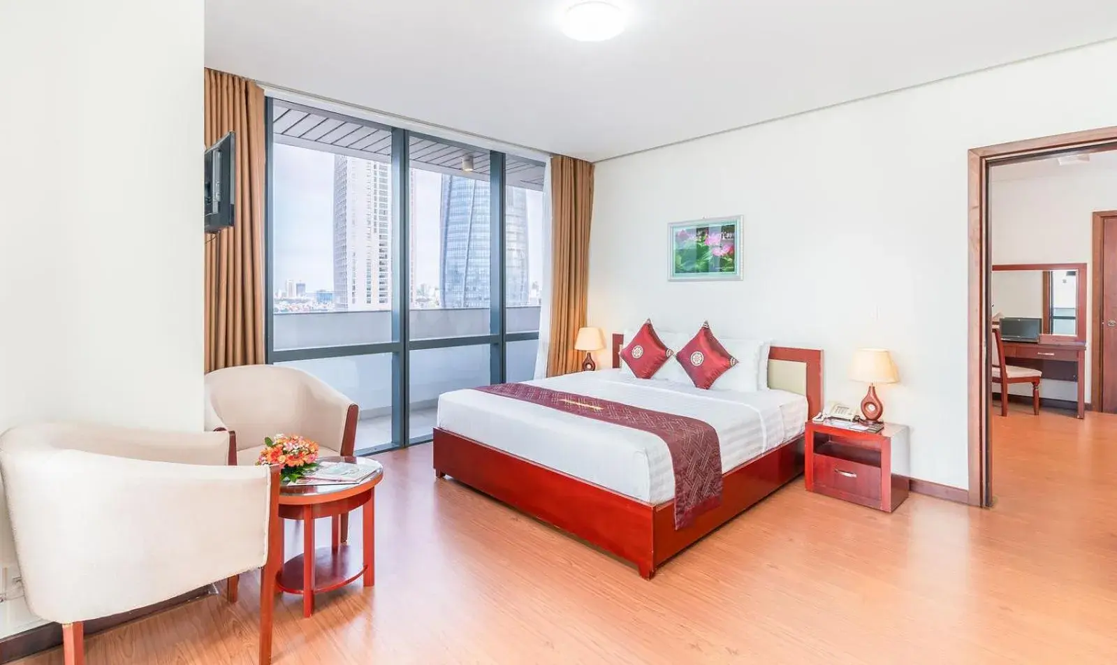 Photo of the whole room, Bed in Da Nang Han River Hotel Photo of the whole room, Bed in Da Nang Han River Hotel