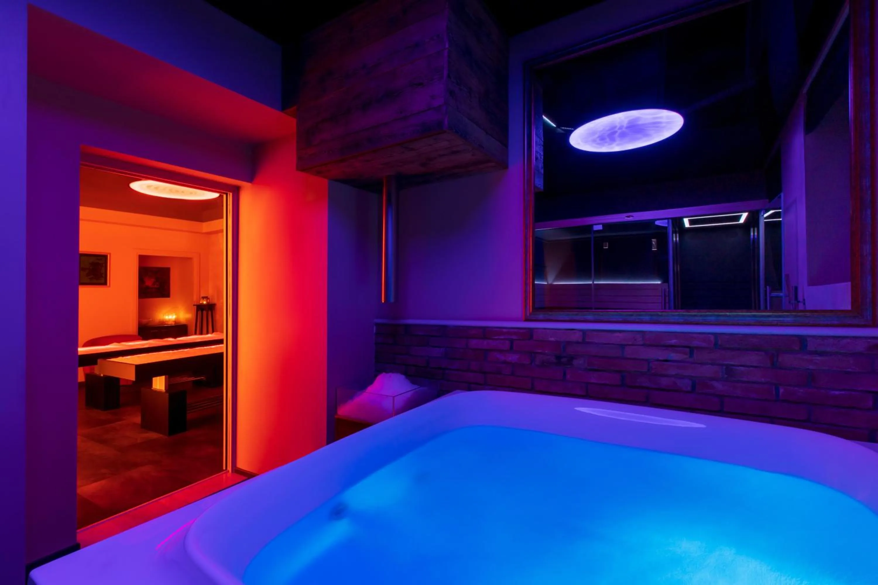 Hot Tub in Boutique Hotel Villa Sostaga